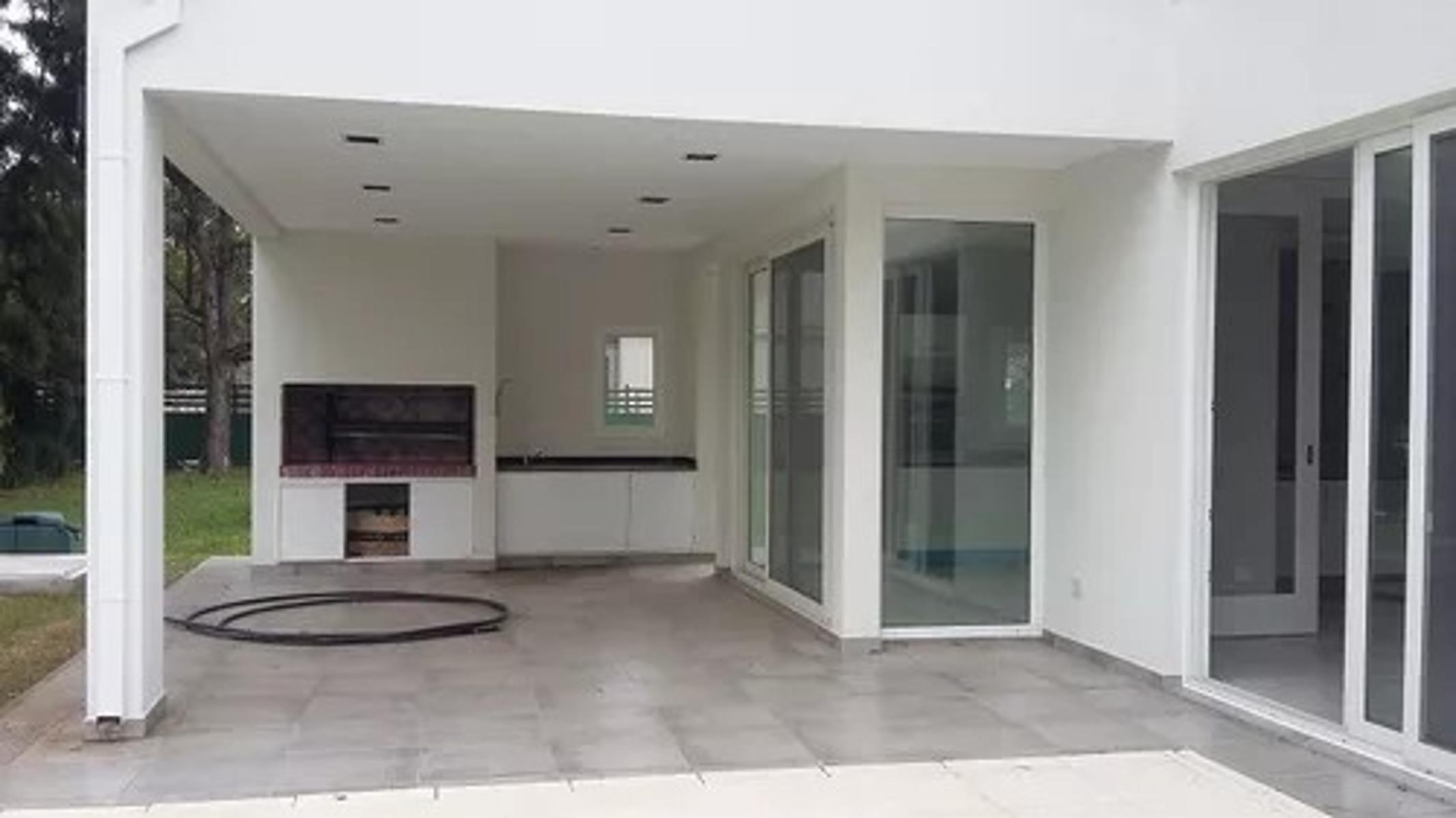 Casa A Estrenar En Barrio Cerrado Saint Thomas — foto 7