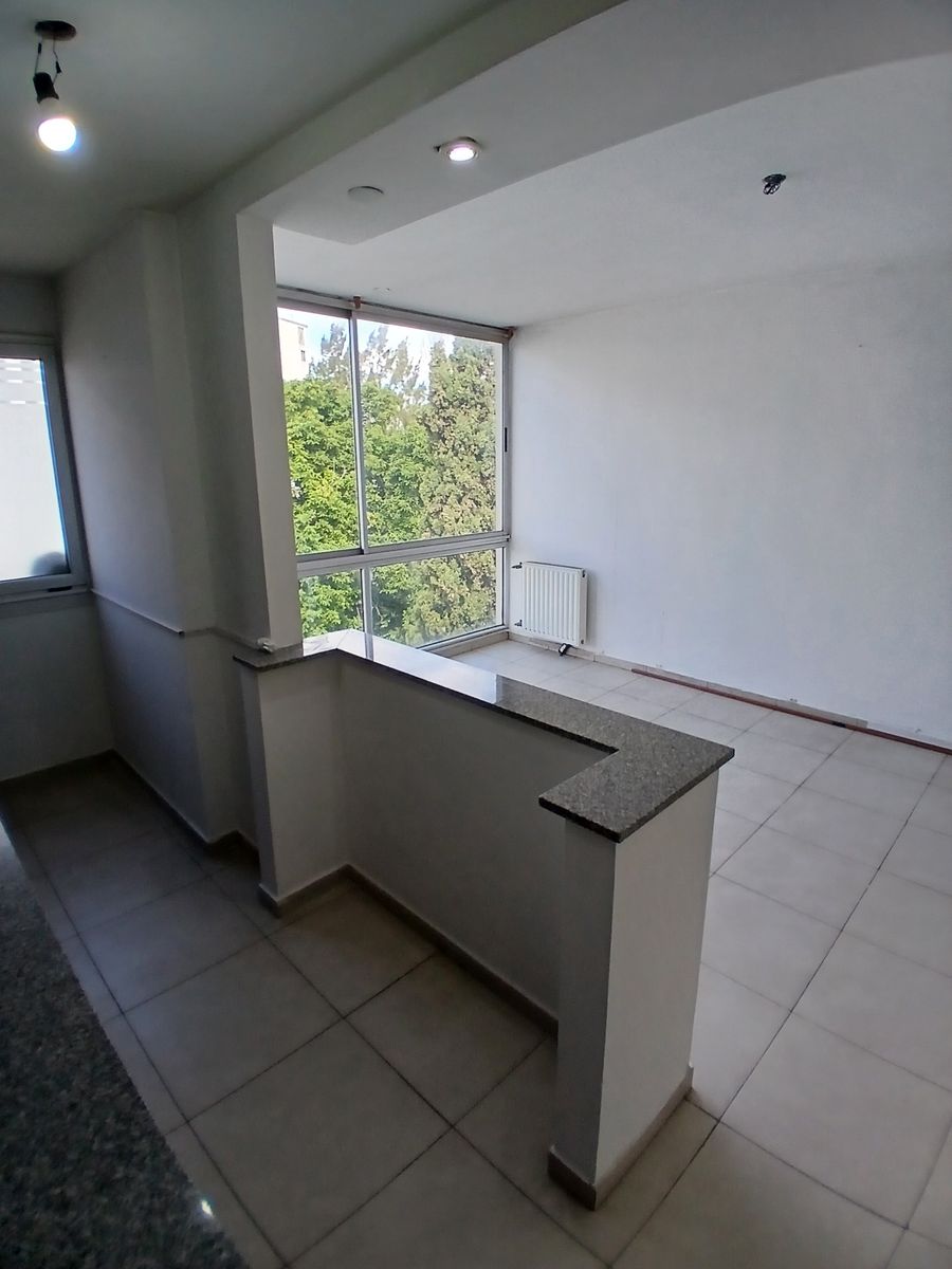 DEPARTAMENTO 2 AMBIENTES C/BAÑO Y TOILETTE., COCHERA, ¡APTO CRÉDITO — foto 5