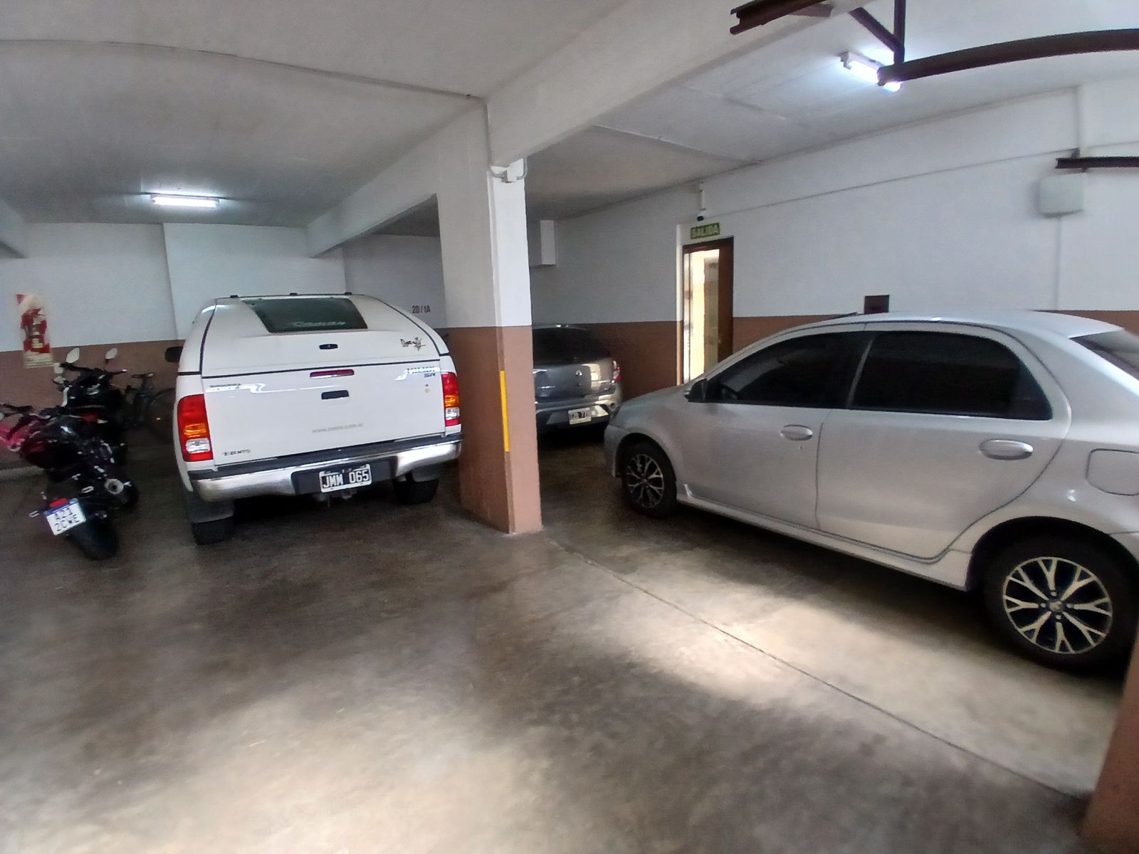 DEPARTAMENTO 3 AMBIENTES AL FRENTE, CON BALCÓN, 2 BAÑOS, COCHERA - 24