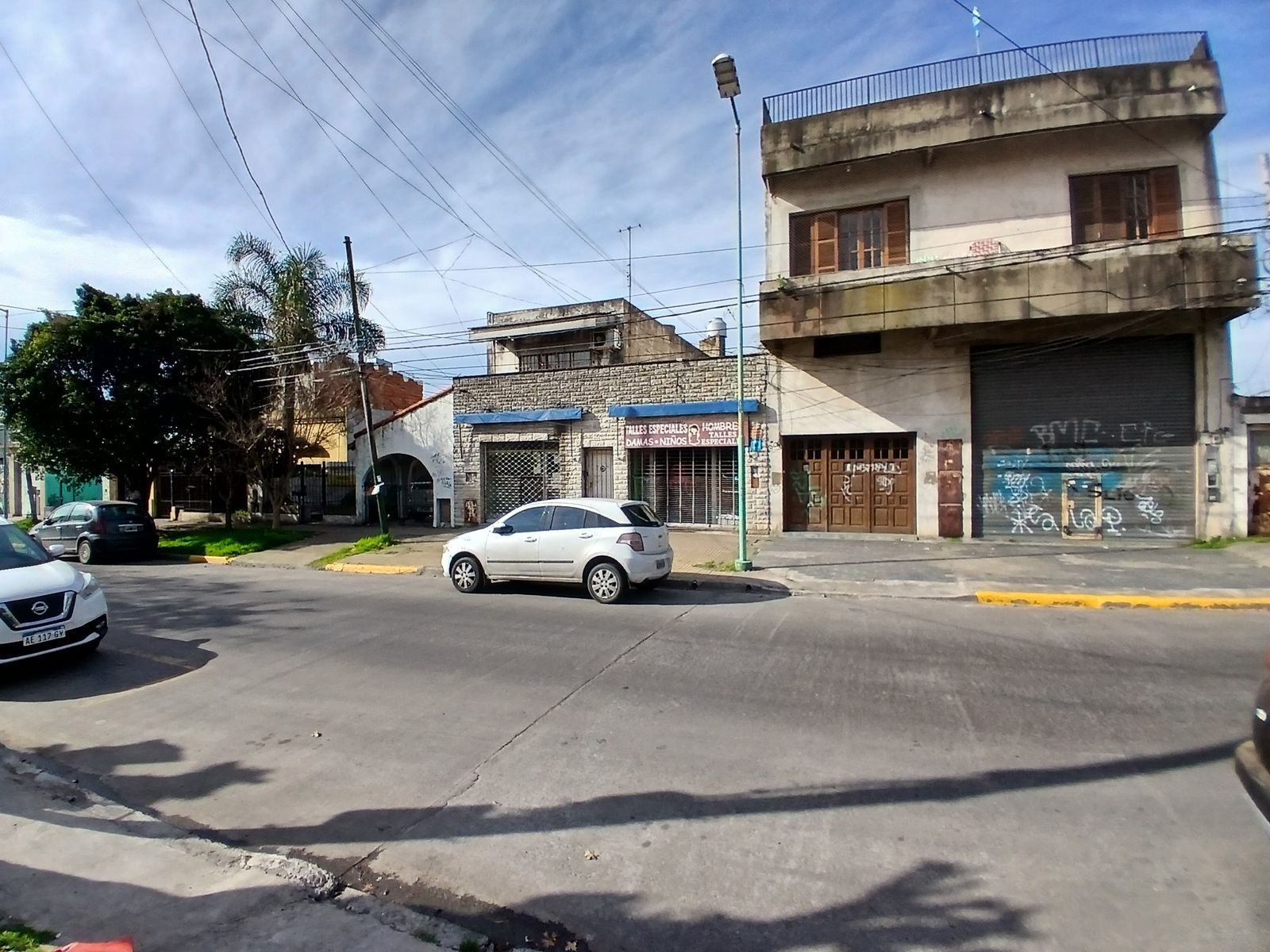 LOCAL COMERCIAL CON FONDO LIBRE - 2