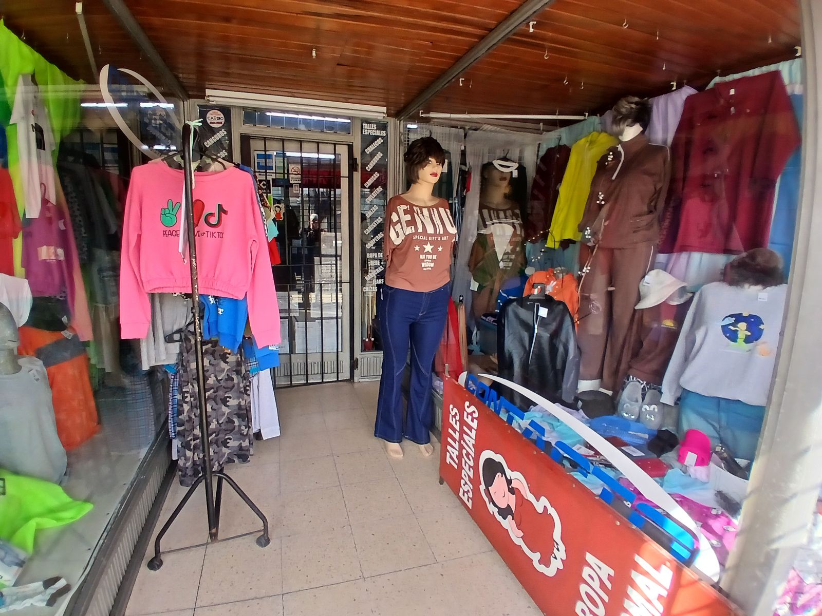 LOCAL COMERCIAL CON FONDO LIBRE - 5