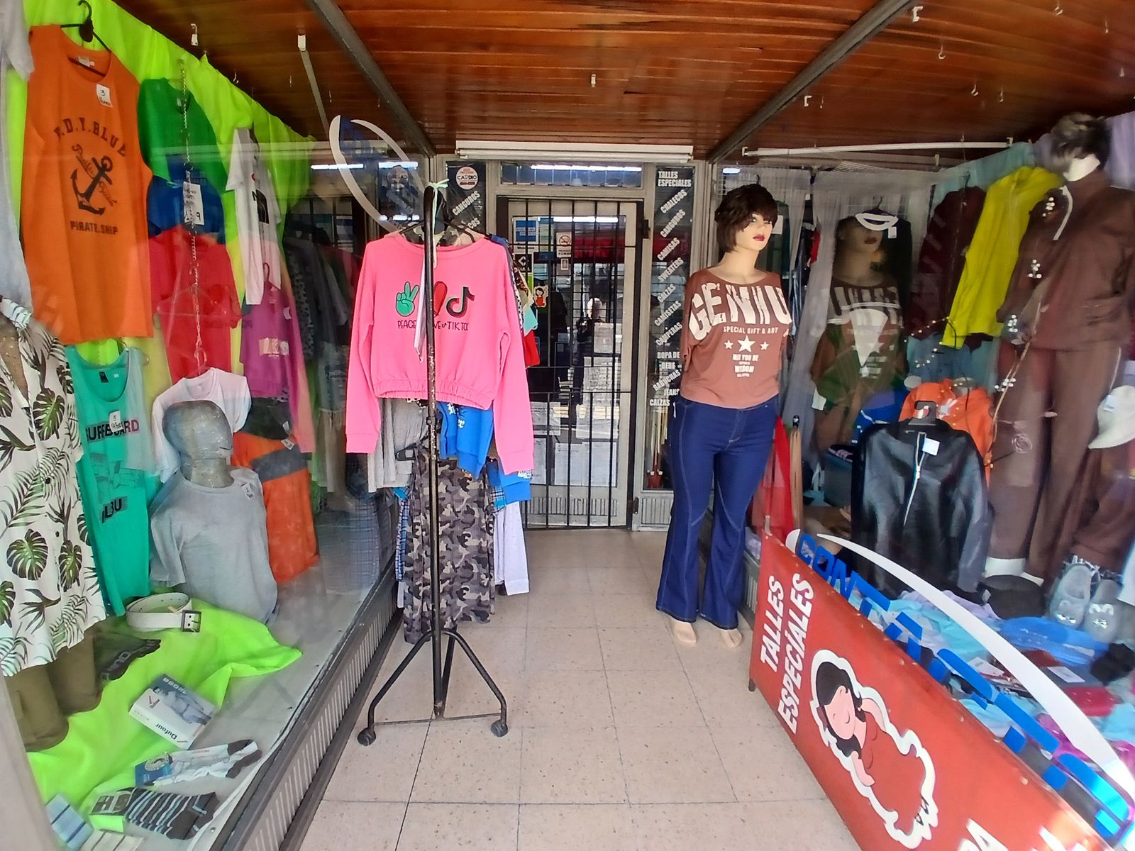 LOCAL COMERCIAL CON FONDO LIBRE - 6