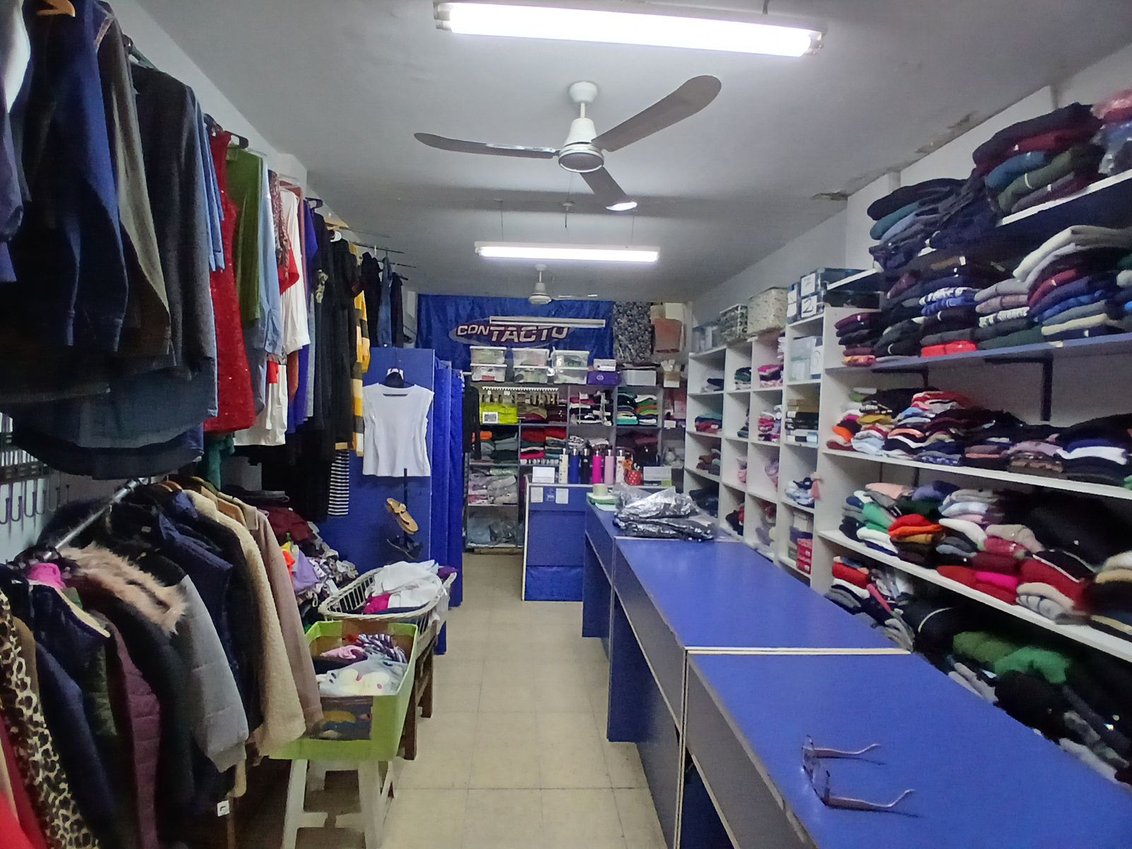 LOCAL COMERCIAL CON FONDO LIBRE - 11