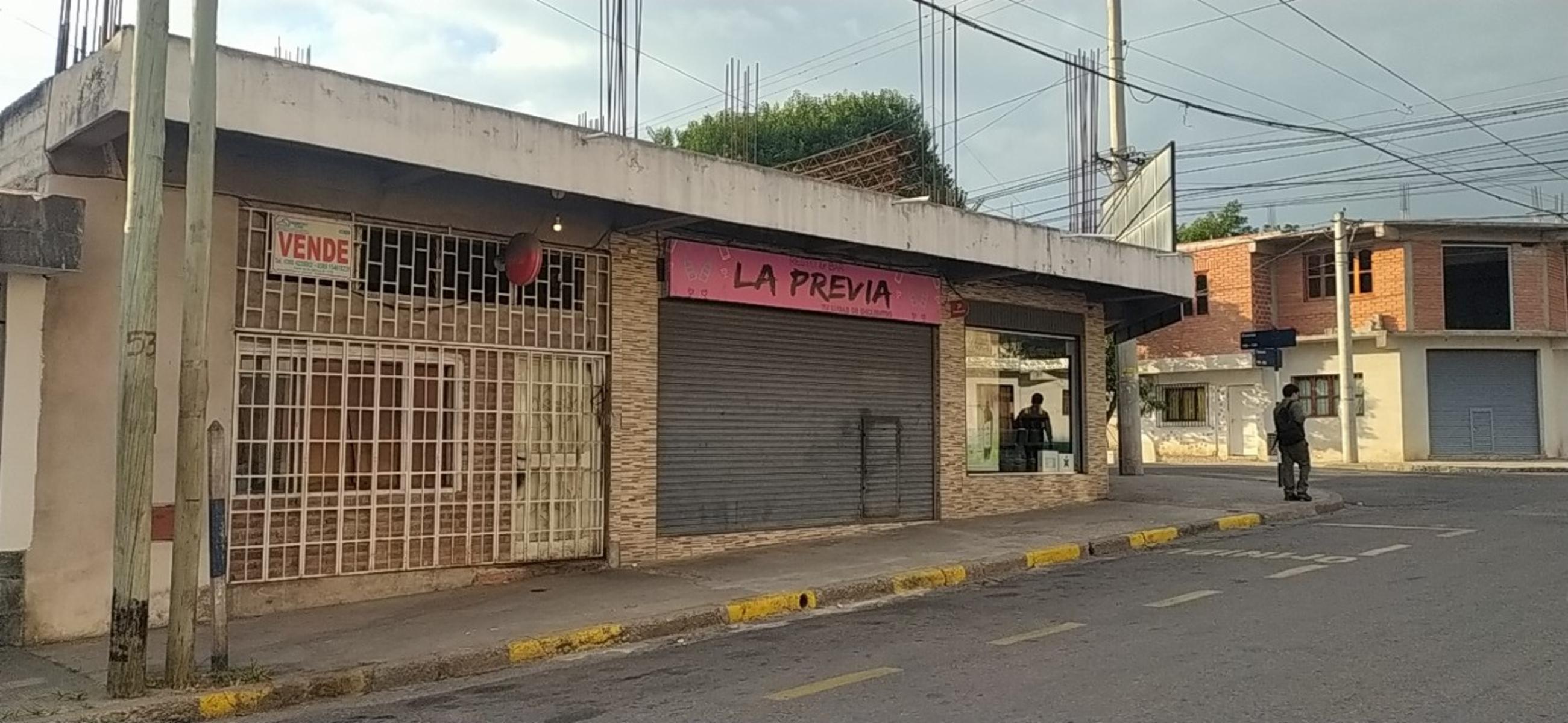 VENDO LOCAL COMERCIAL a metros del Club Luján - 1