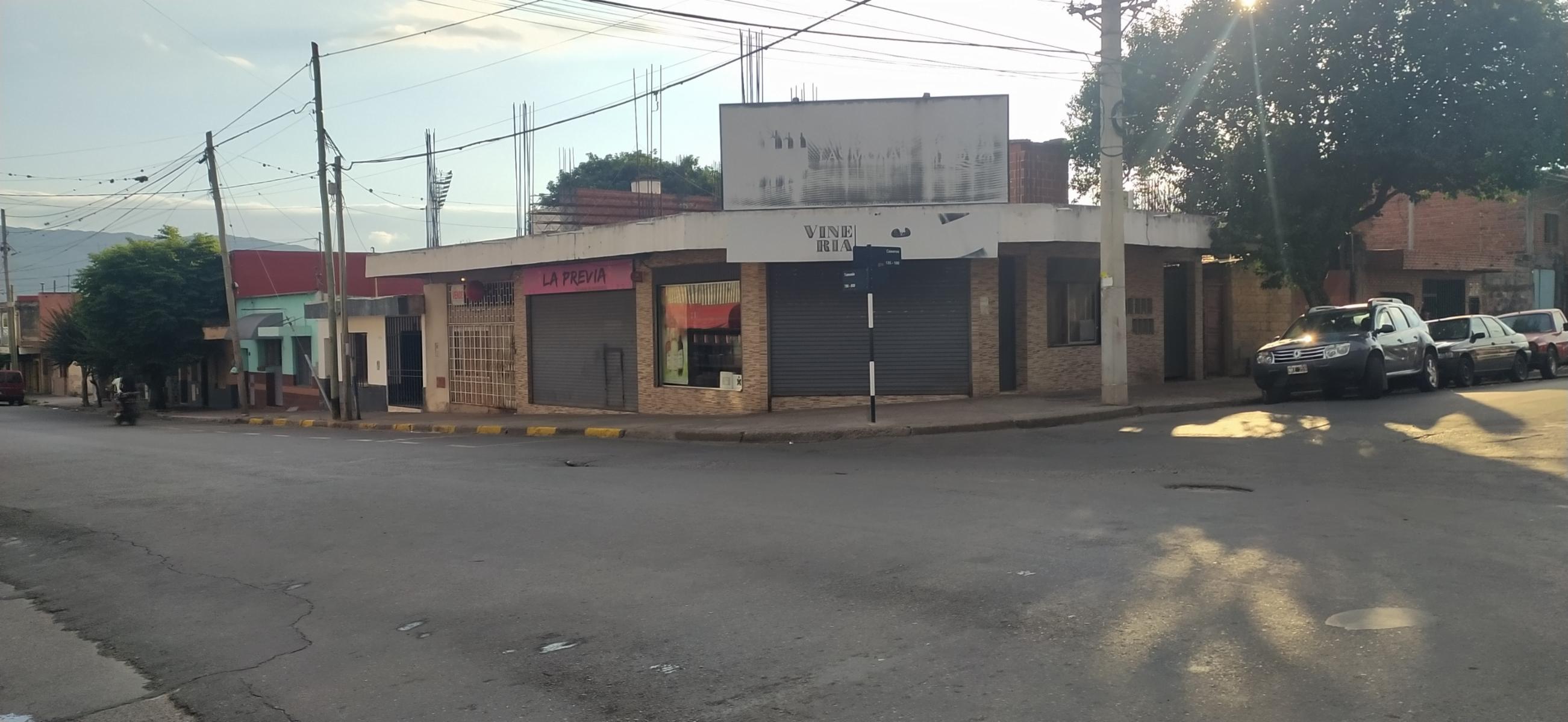 VENDO LOCAL COMERCIAL a metros del Club Luján - 2