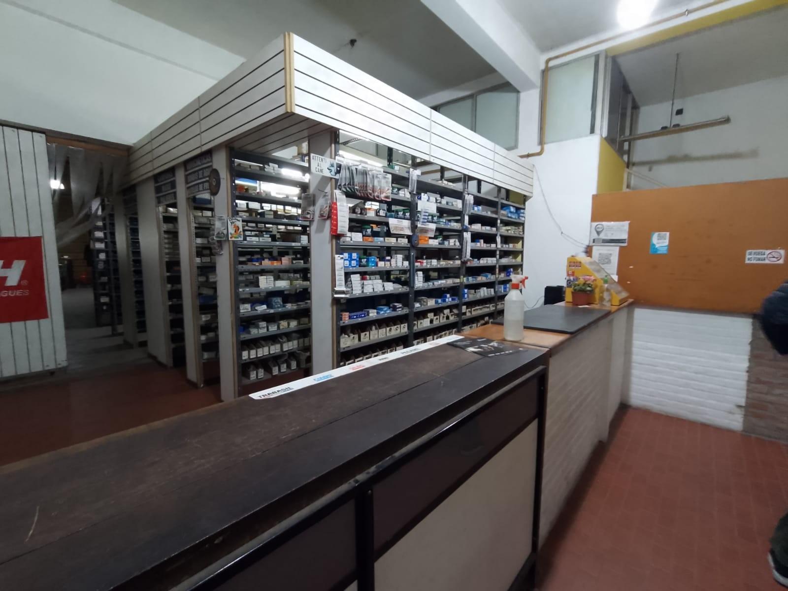 EN VENTA LOCAL COMERCIAL EN EXCELENTE UBICACION — foto 2