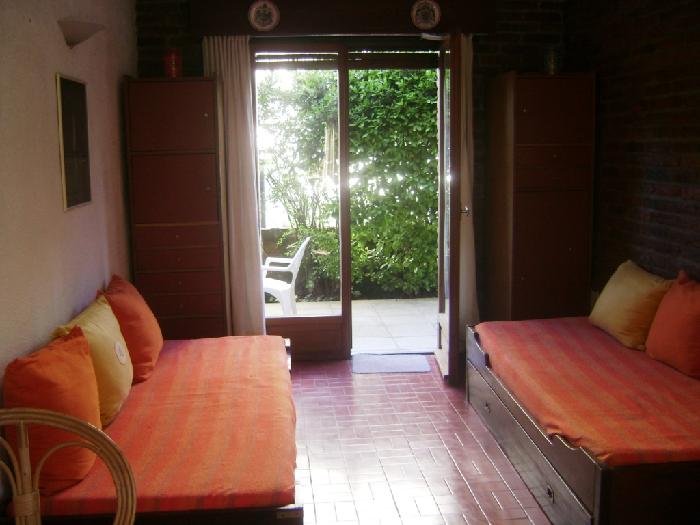 Unidad 6 : Dto tipo duplex en Alquiler Pinamar, jardín pariilla a 6 cuadras de la playa . — foto 3
