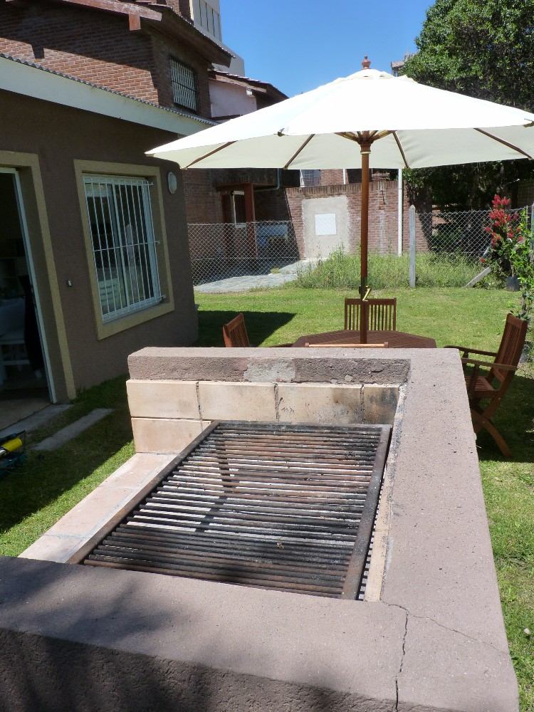 Excelente Departamento en Pinamar, a 30 mts del mar, con jardín y parrilla — foto 5