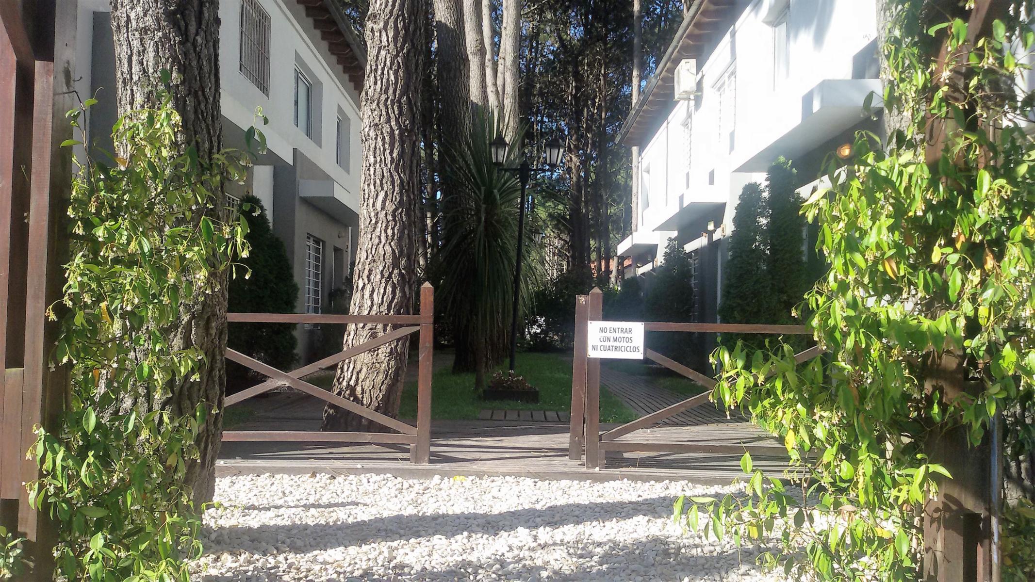 Excelente Duplex en Venta en Pinamar, 3 ambientes jardín y parrilla — foto 14