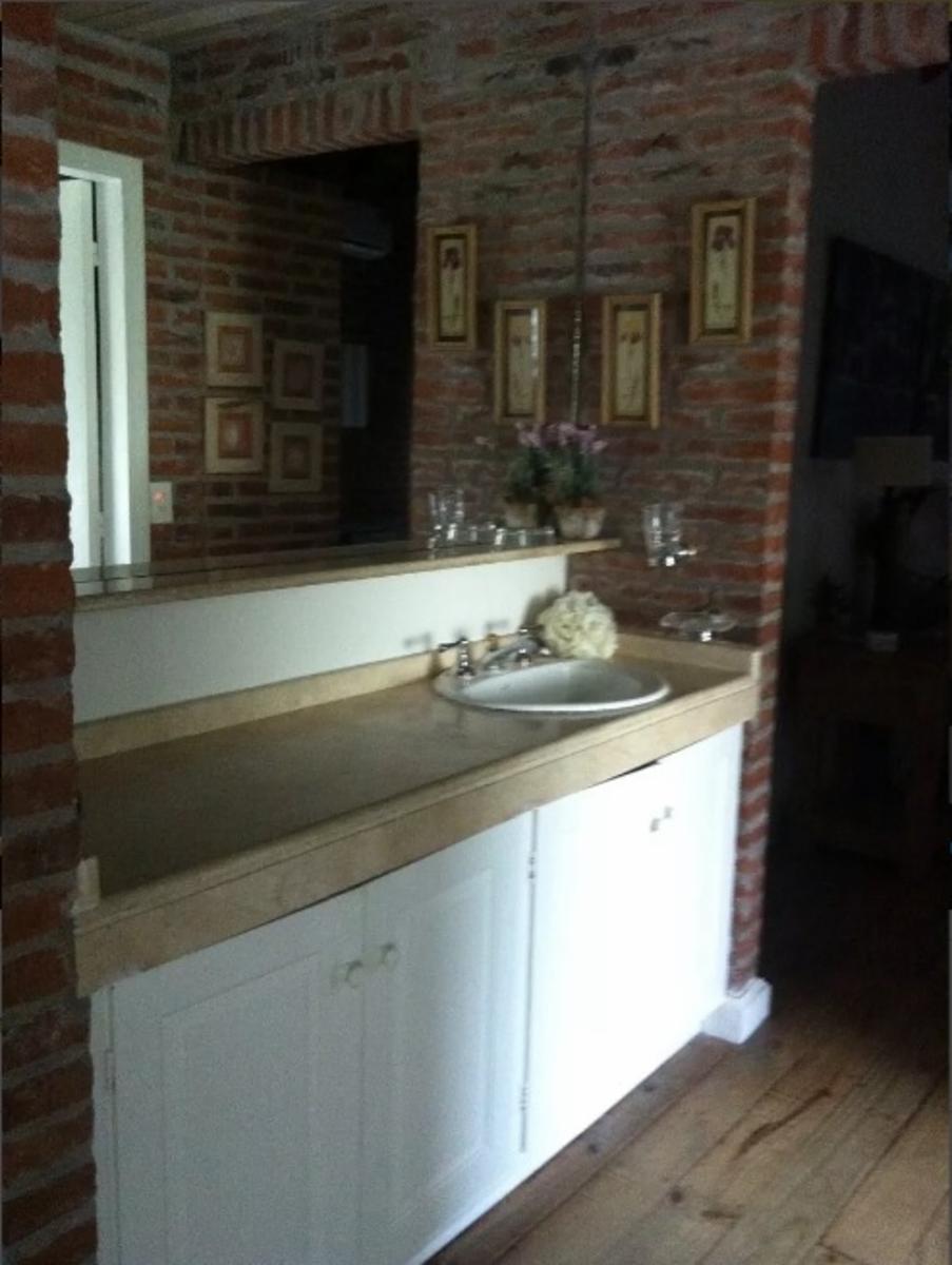 Excelente Chalet En Carilo de 3 dormitorio y dependencia — foto 9