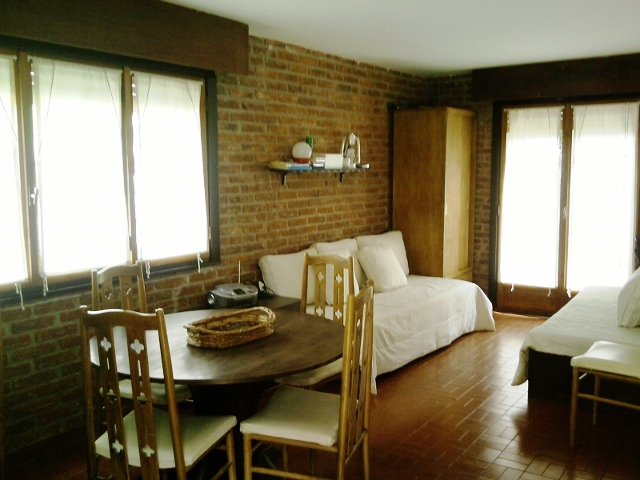 Unidad 1, Dto tipo duplex en Alquiler Pinamar, jardín, pariila a 6 cuadras de la playa Ufo Point. — foto 7