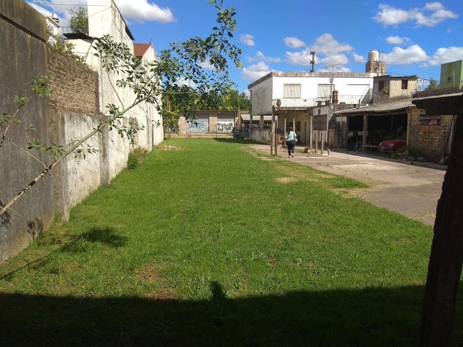 EXCELENTE LOTE DE 10 METROS X 48 METROS SOBRE RUTA 21
