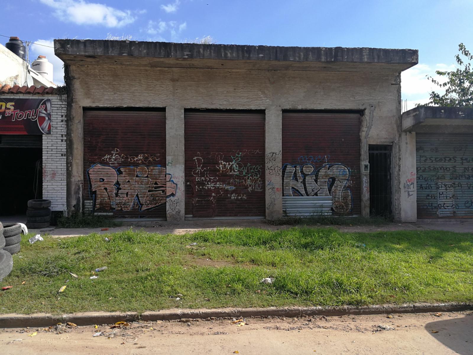 VENTA EL BLOCK DE 3 IMPORTANTES LOCALES A TERMINAR EN PARQUE SAN MARTIN MERLO