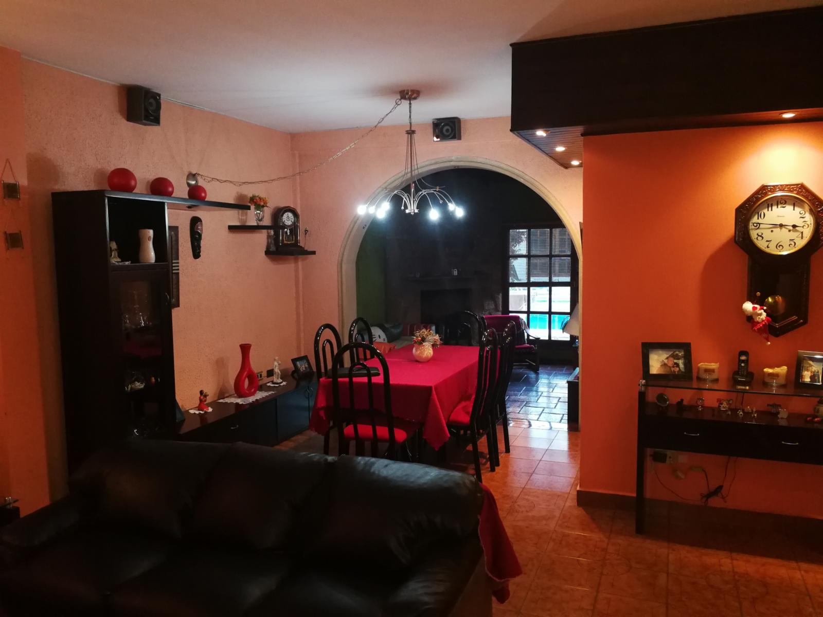 EXCELENTE PROPIEDAD EN CASTELAR SUR 3 HABITACIONES DE CATEGORIA, CON QUINCHO PILETA Y DETALLES DE CATEGORIA — foto 12