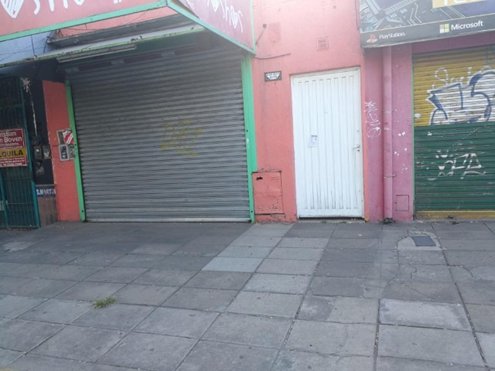 VENTA EN BLOC 2 LOCALES Y DEPARTAMENTO DE 2 AMBIENTES — foto 2