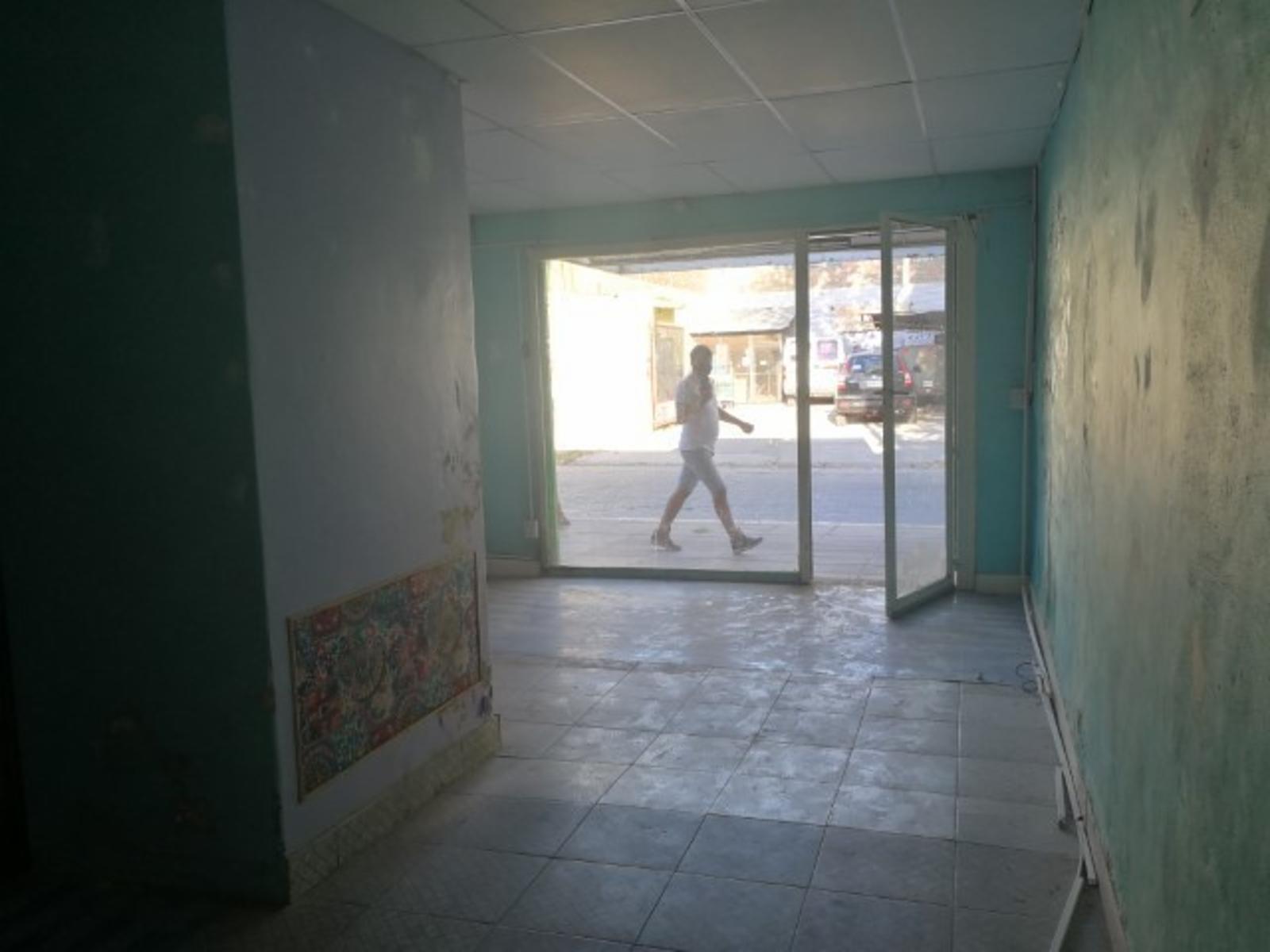 VENTA EN BLOC 2 LOCALES Y DEPARTAMENTO DE 2 AMBIENTES — foto 4