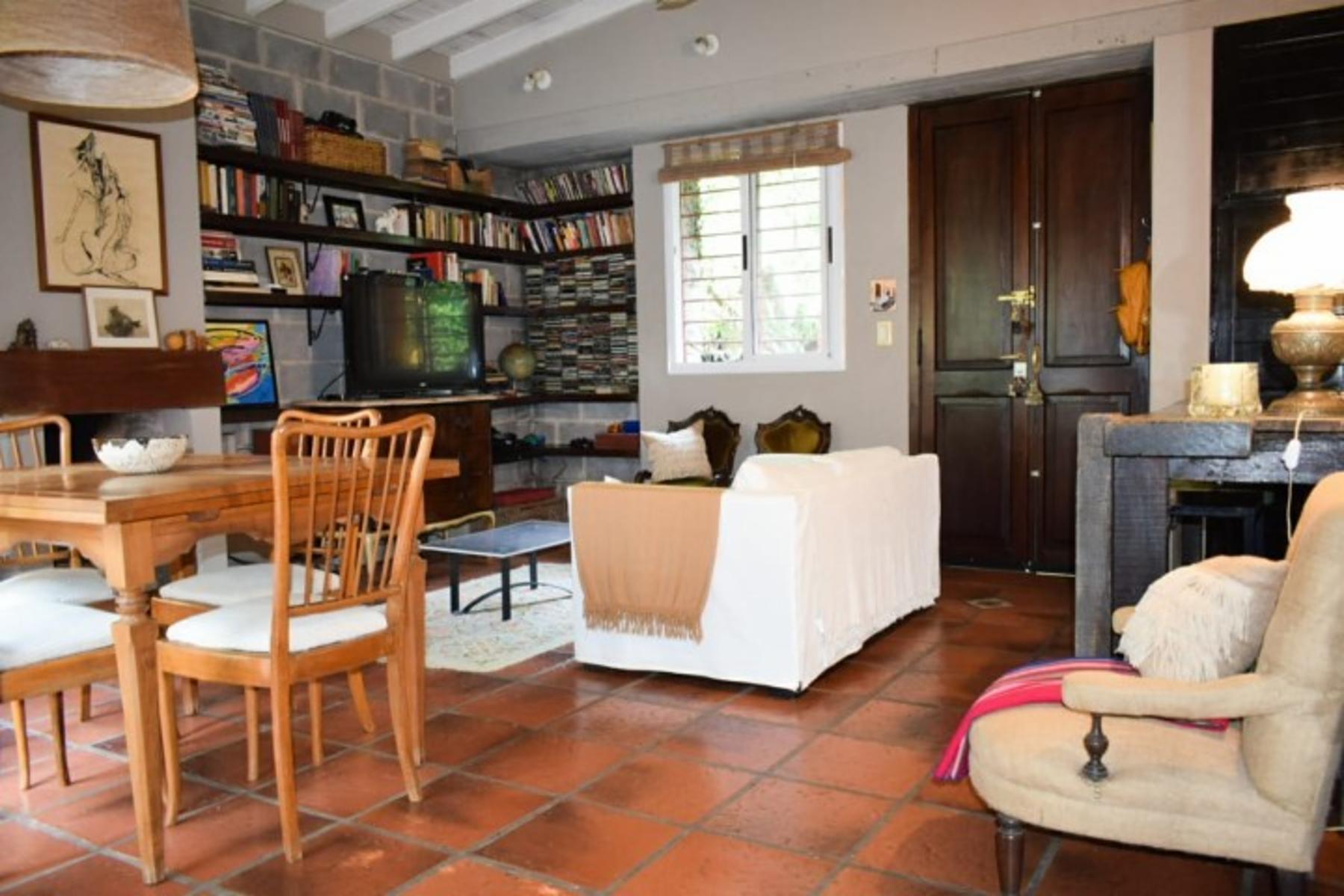 HERMOSA CASA CENTRICA EN MERLO SOBRE LOTE DE 10 X 48 CON DETALLES DE CATEGORIA — foto 7