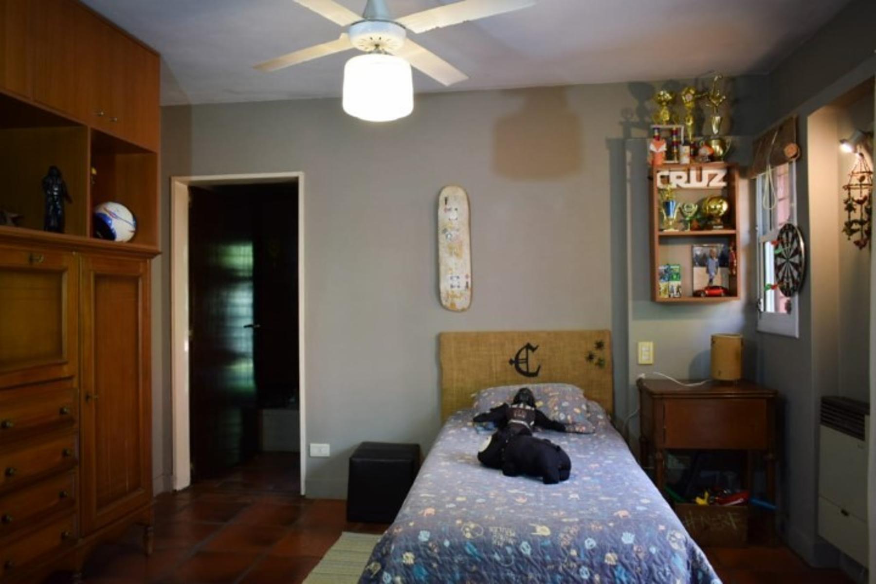 HERMOSA CASA CENTRICA EN MERLO SOBRE LOTE DE 10 X 48 CON DETALLES DE CATEGORIA — foto 9