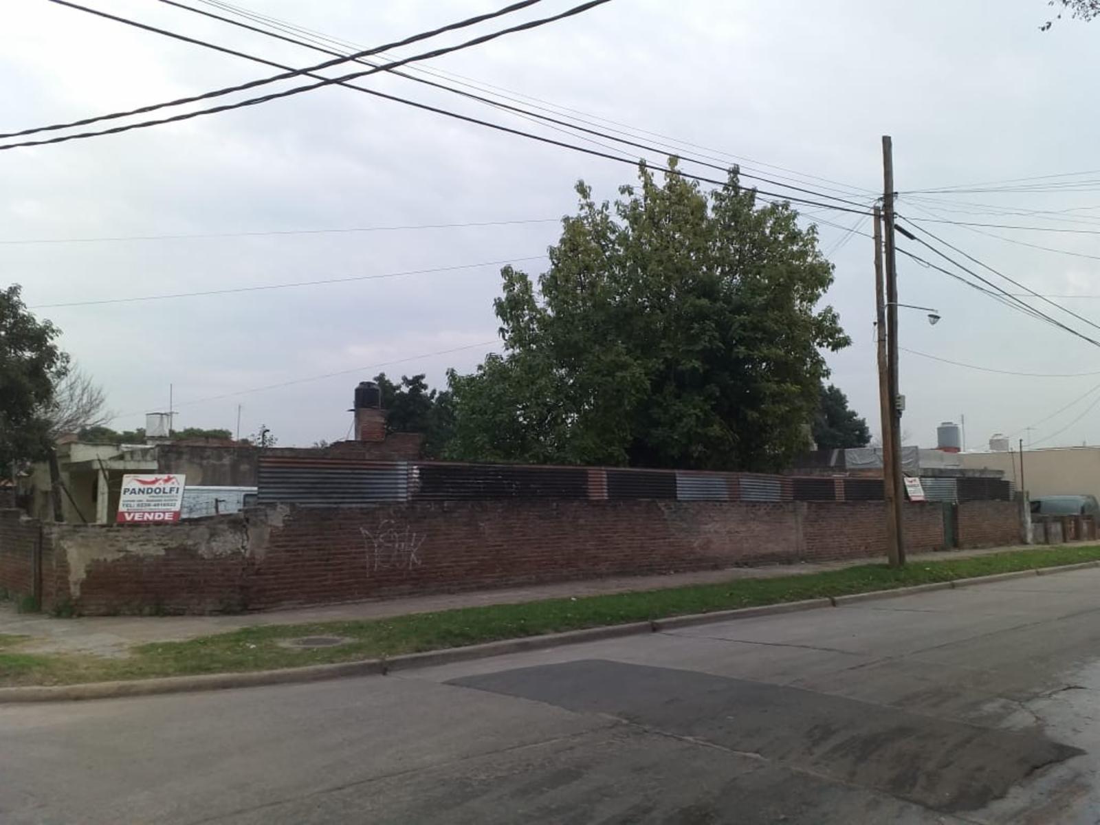 LOTE SOBRE HEROES DE FOURNIER Y RAWSON ES ESQUINA 19,50 METROS X 10 METROS CON ESCRITURA HAY OTRO LOTE LINDERO DISPONIBLE DE 10 METROS X 20 METROS SE VENDEN JUNTOS O POR SEPARADO — foto 2
