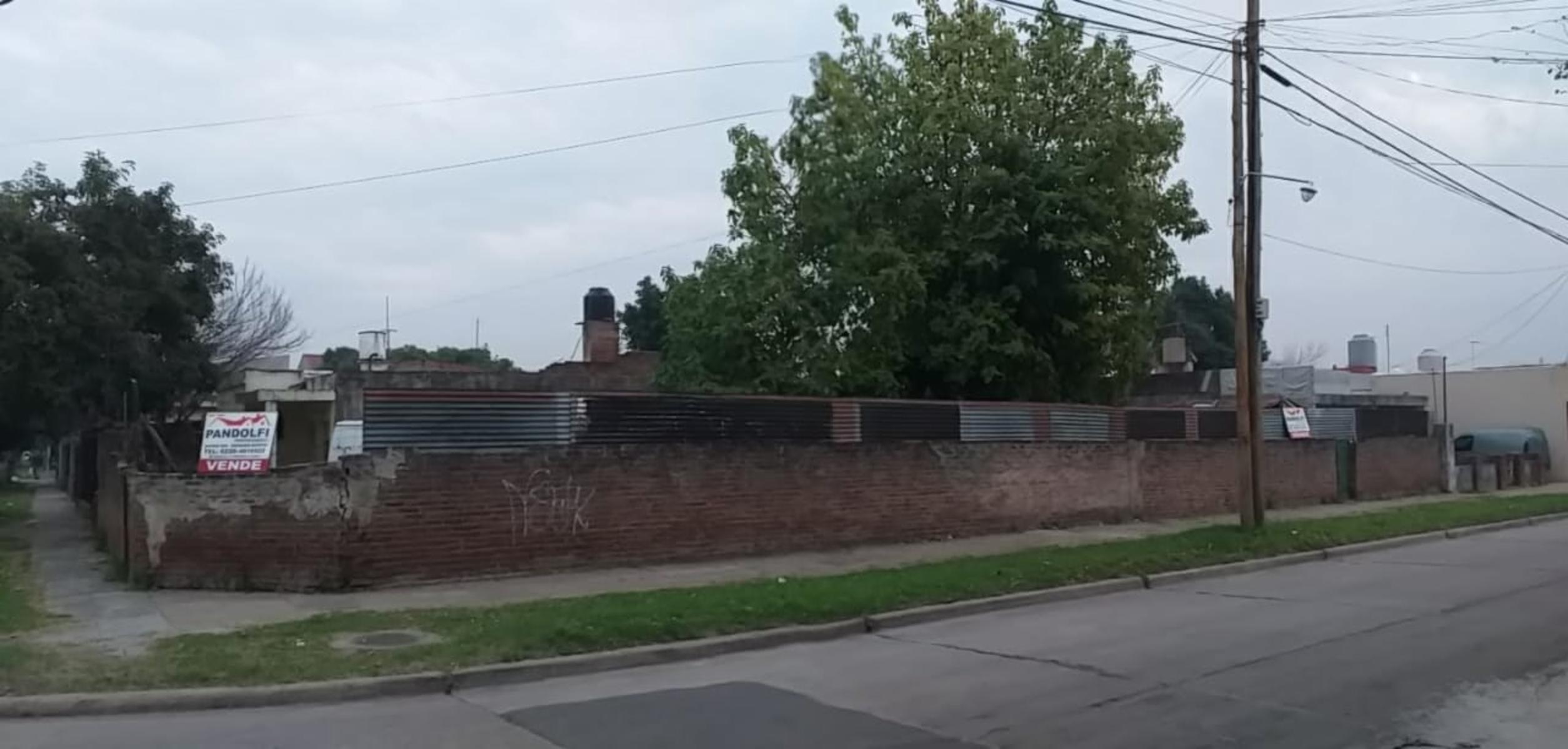 LOTE SOBRE HEROES DE FOURNIER Y RAWSON ES ESQUINA 19,50 METROS X 10 METROS CON ESCRITURA HAY OTRO LOTE LINDERO DISPONIBLE DE 10 METROS X 20 METROS SE VENDEN JUNTOS O POR SEPARADO — foto 4