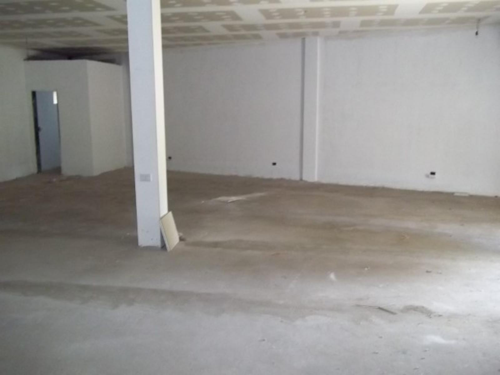 GRAN PREDIO EN GENERAL RODRIGUEZ 1900 M2 , GALPON, 2 LOCALES COMERCIALES, PLAYON DE MANIOBRAS, CASA DE CUIDADORES — foto 3