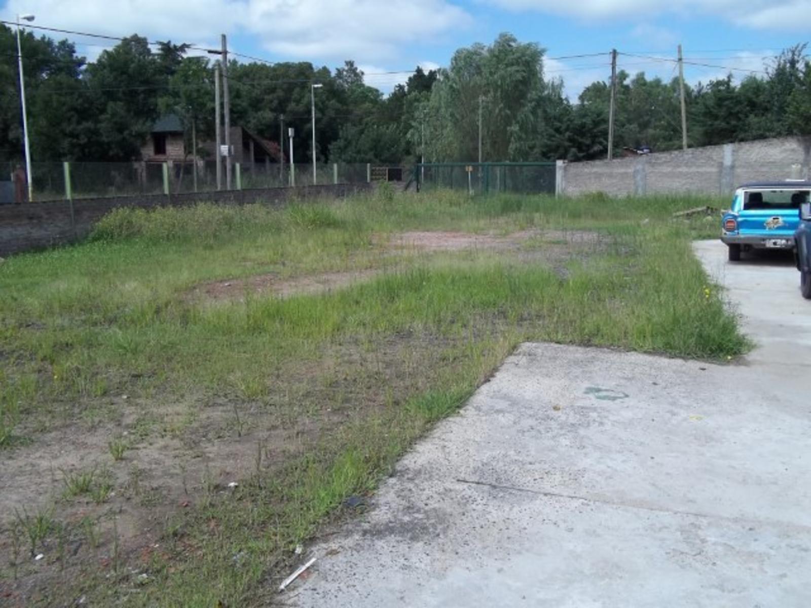 GRAN PREDIO EN GENERAL RODRIGUEZ 1900 M2 , GALPON, 2 LOCALES COMERCIALES, PLAYON DE MANIOBRAS, CASA DE CUIDADORES — foto 11