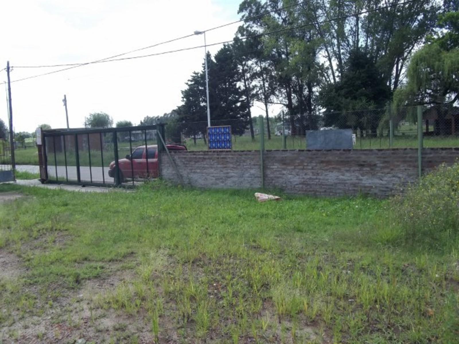 GRAN PREDIO EN GENERAL RODRIGUEZ 1900 M2 , GALPON, 2 LOCALES COMERCIALES, PLAYON DE MANIOBRAS, CASA DE CUIDADORES — foto 13