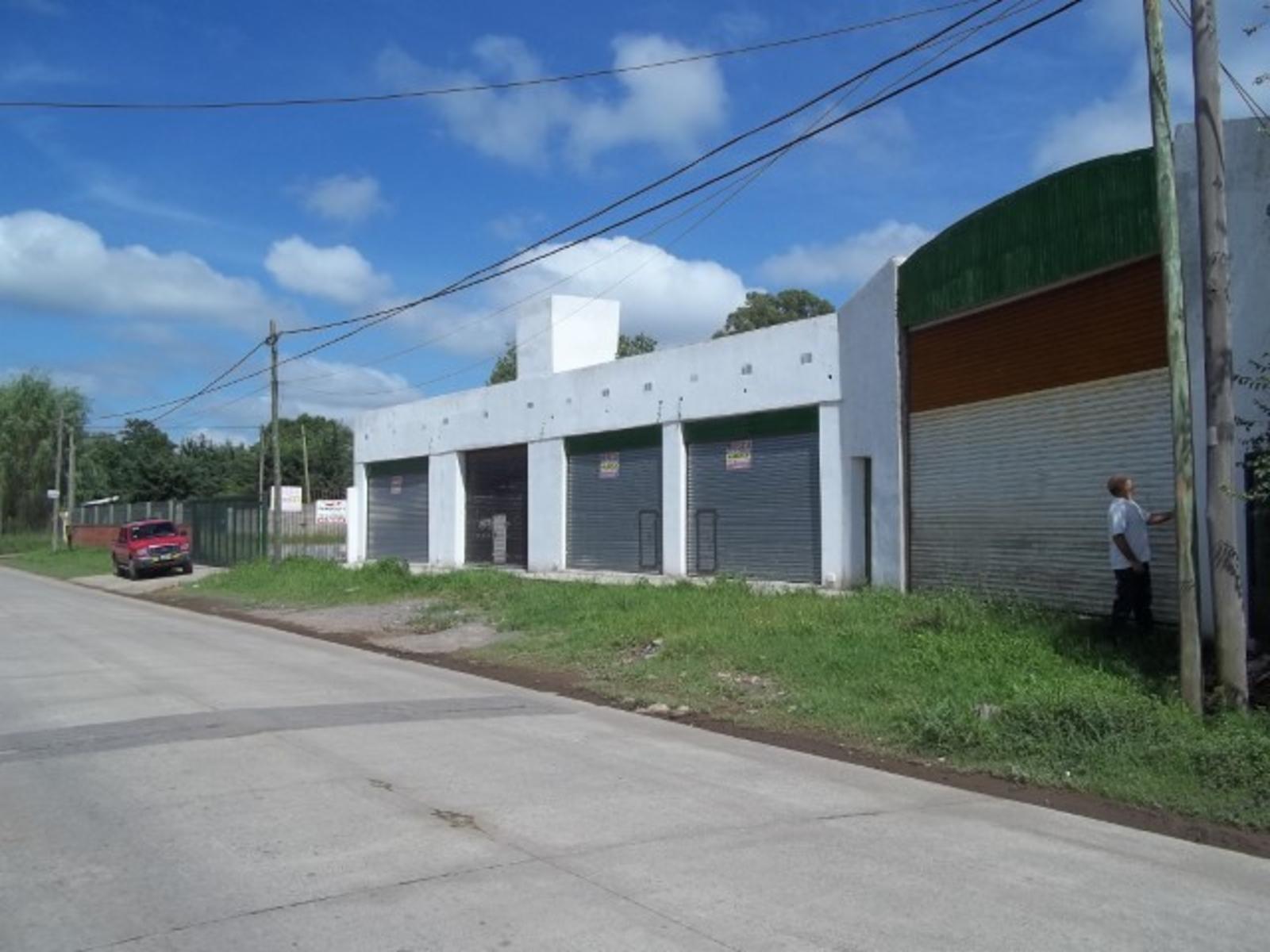 GRAN PREDIO EN GENERAL RODRIGUEZ 1900 M2 , GALPON, 2 LOCALES COMERCIALES, PLAYON DE MANIOBRAS, CASA DE CUIDADORES - 16