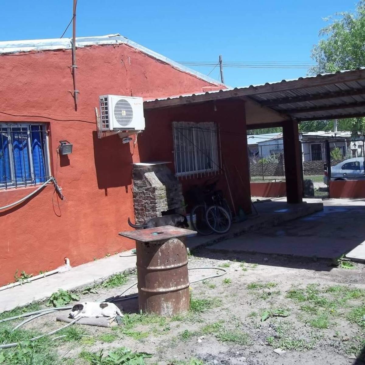 OFERTA EN $$$ CASA DE MATERIAL EN MARIANO ACOSTA GRAN OPORTUNIDAD — foto 2
