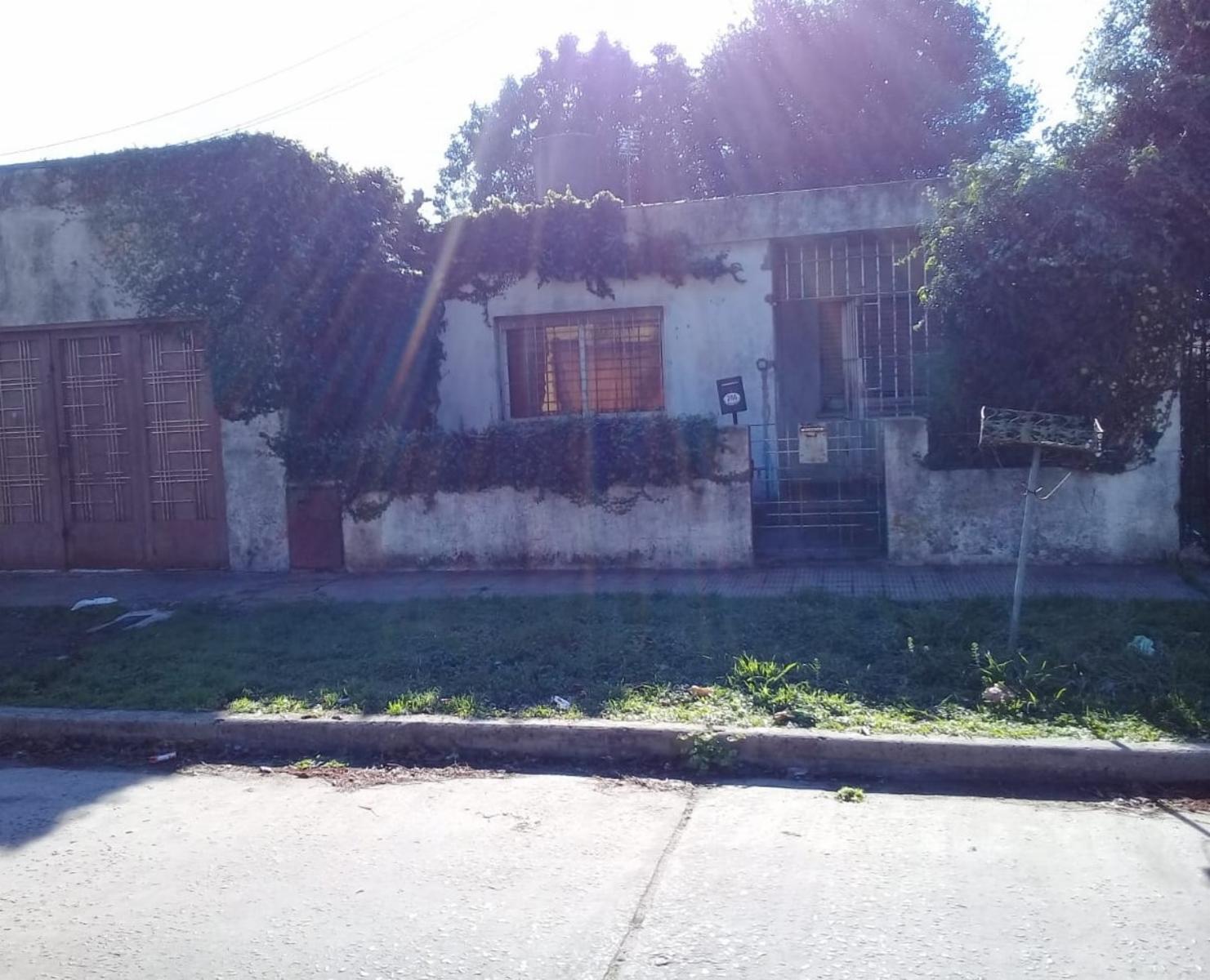 Casa en venta (a refaccionar)