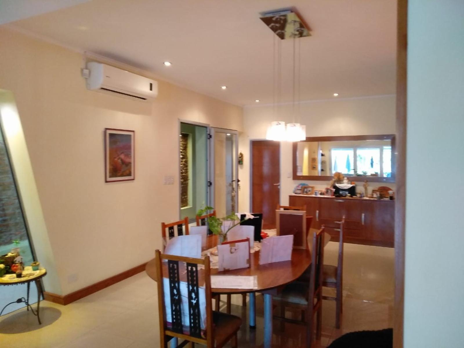 EXCELENTE PROPIEDAD 5 AMBIENTES EN EL CORAZON DE PALOMAR — foto 9