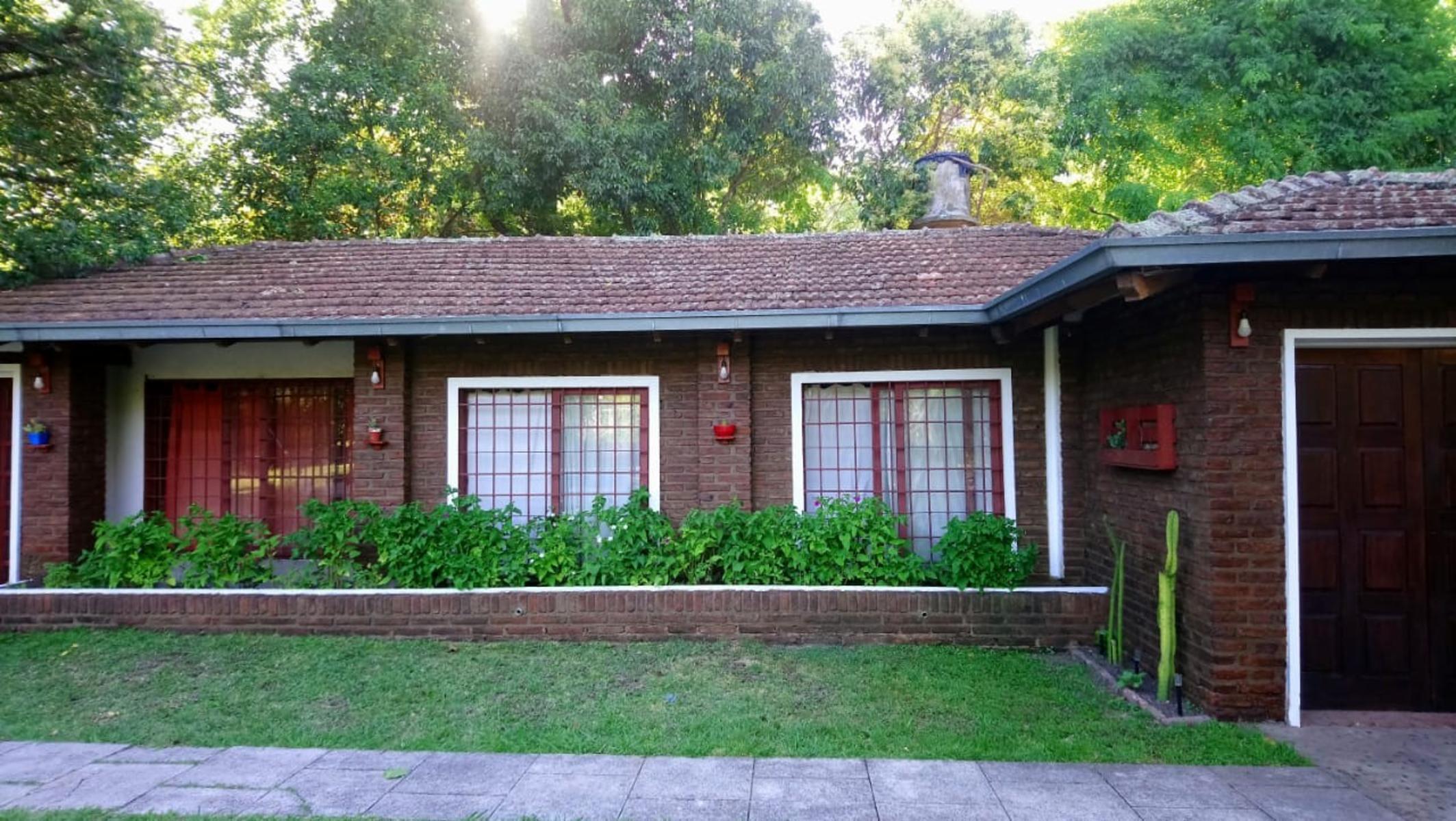 Casa · 100m² · 3 Ambientes · 1 Cochera REMEDIOS , Parque Leloir, Ituzaingó — foto 2
