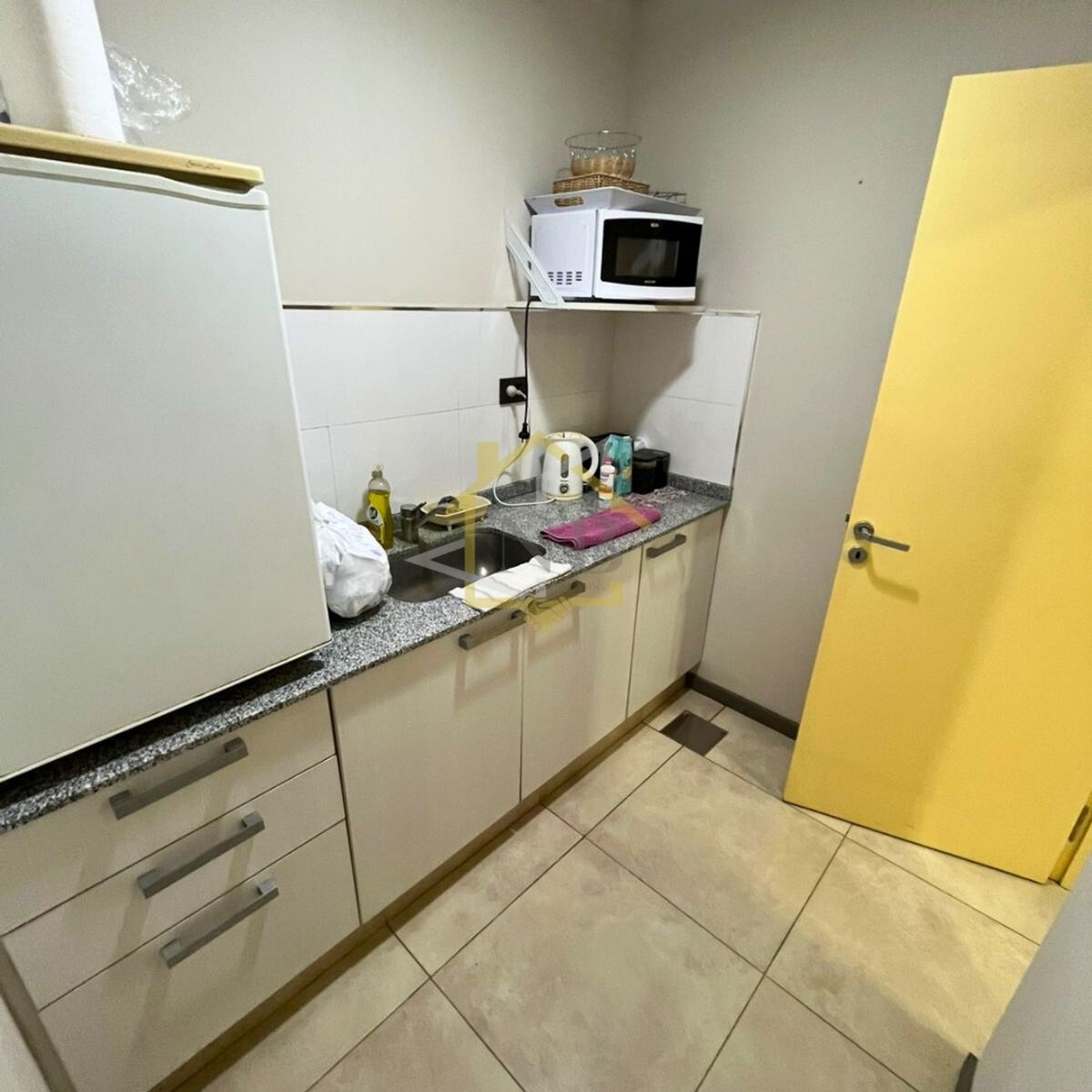 EXCELENTE OFICINA EN VENTA ZONA MACROCENTRO - 6