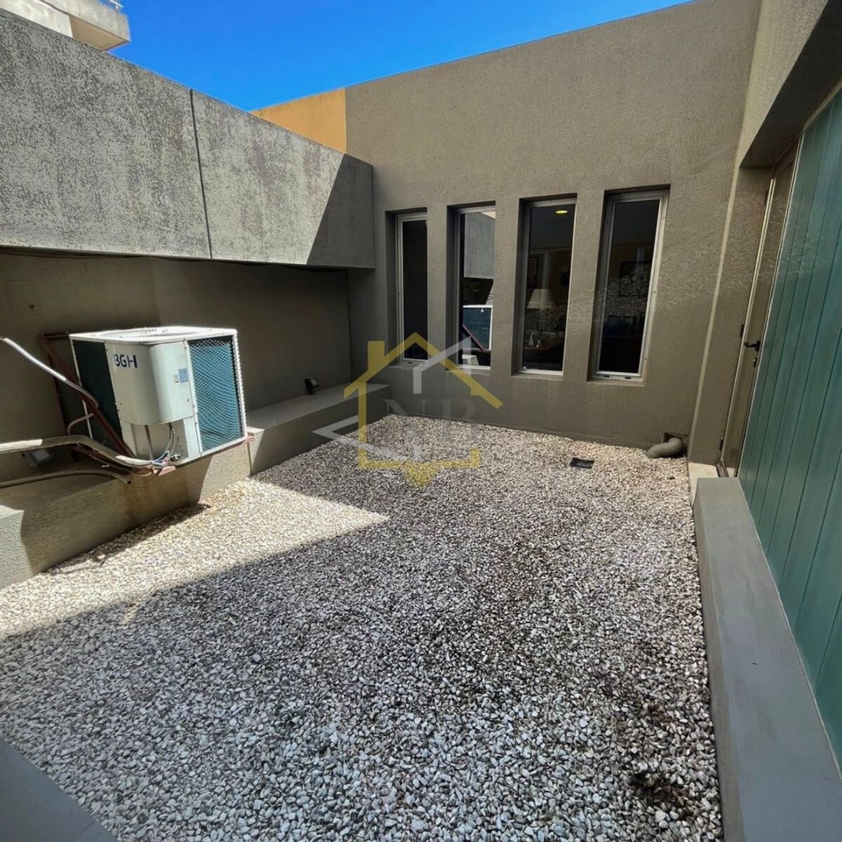 EXCELENTE OFICINA EN VENTA ZONA MACROCENTRO - 9
