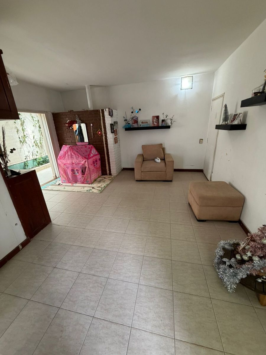 EXCELENTE CASA DE 3 DORMITORIOS EN VENTA BARRIO BANDA NORTE - 2