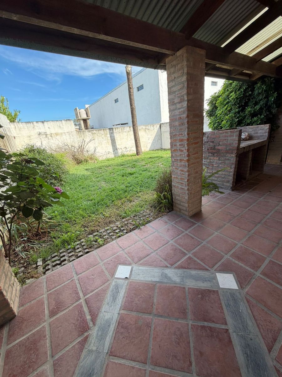 CASA EN VENTA DE DOS PLANTAS EN BANDA NORTE - 6