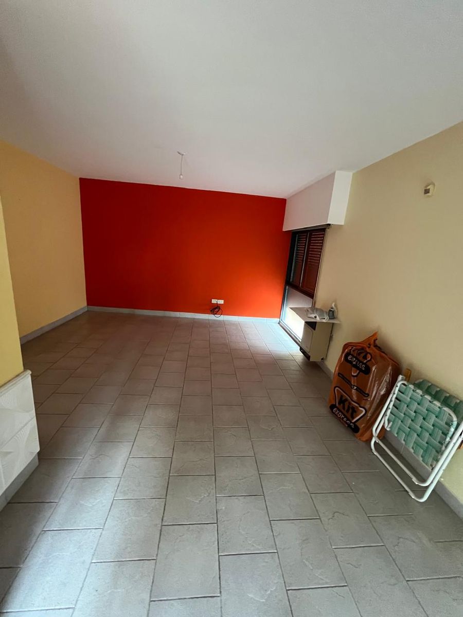 CASA EN VENTA DE 3 DORMITORIOS ZONA ABILENE - 2