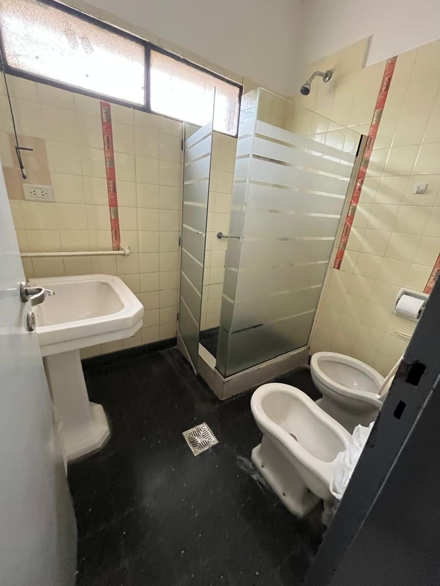 CASA EN VENTA DE 3 DORMITORIOS ZONA ABILENE - 7