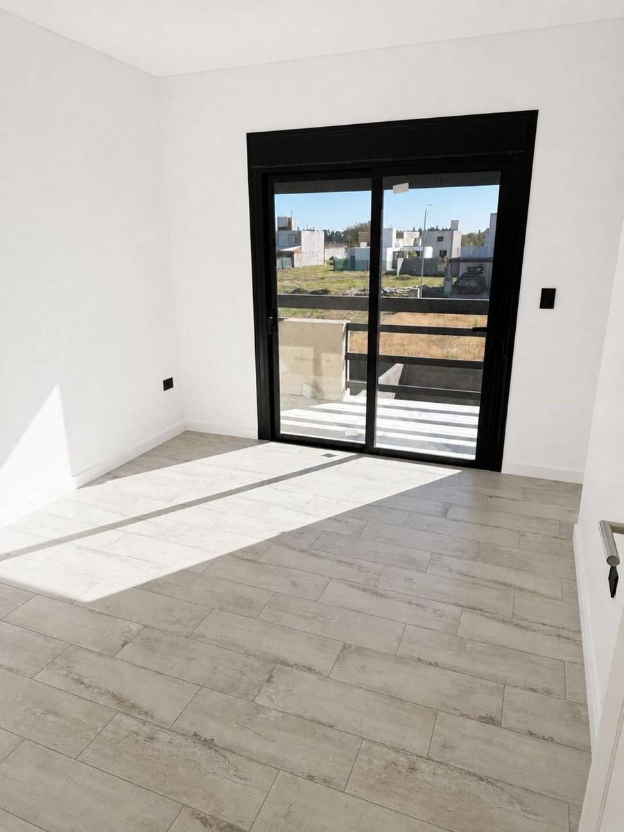 EXCELENTE DUPLEX EN BARRIO FORESTA — foto 5
