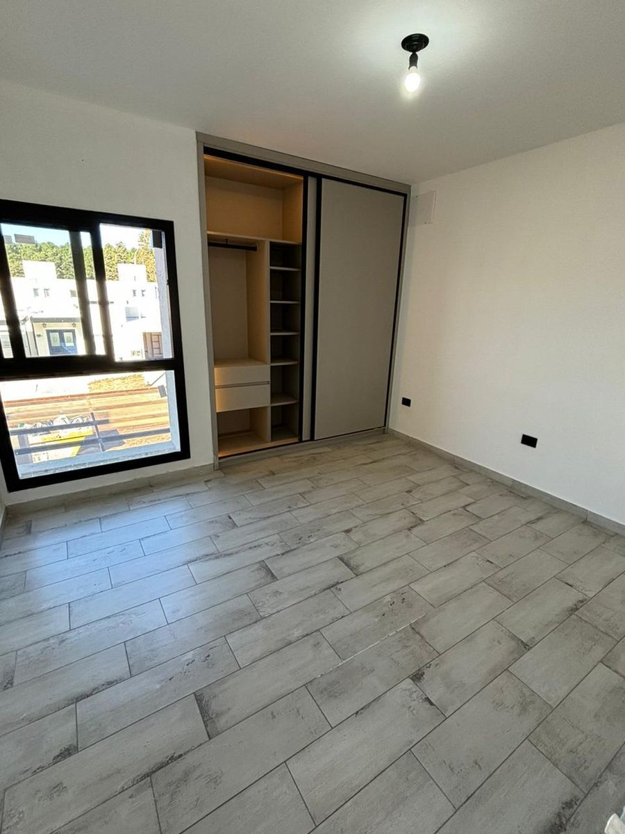 EXCELENTE DUPLEX EN BARRIO FORESTA — foto 9