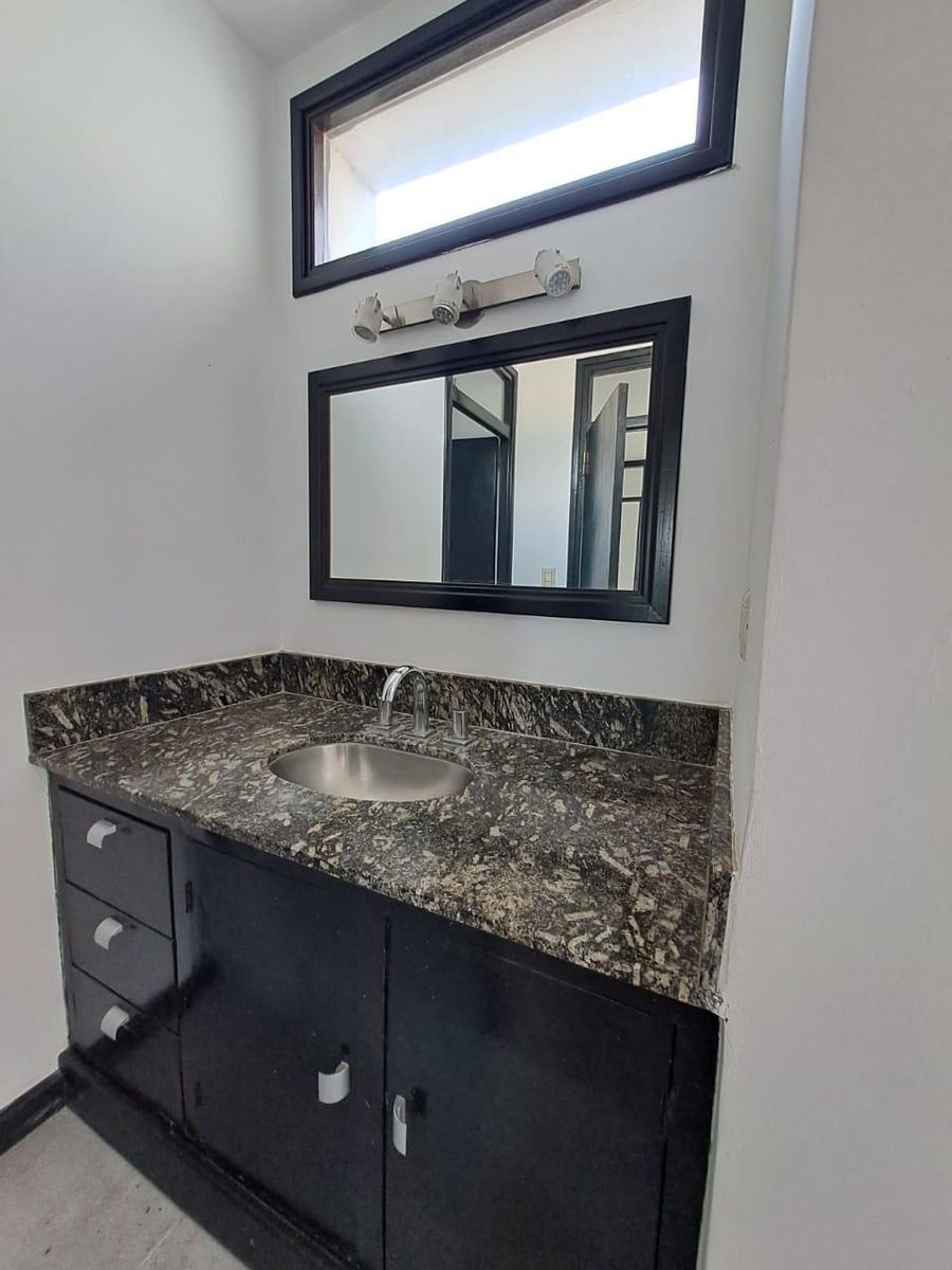 CASA EN VENTA BARRIO GOLF - 15