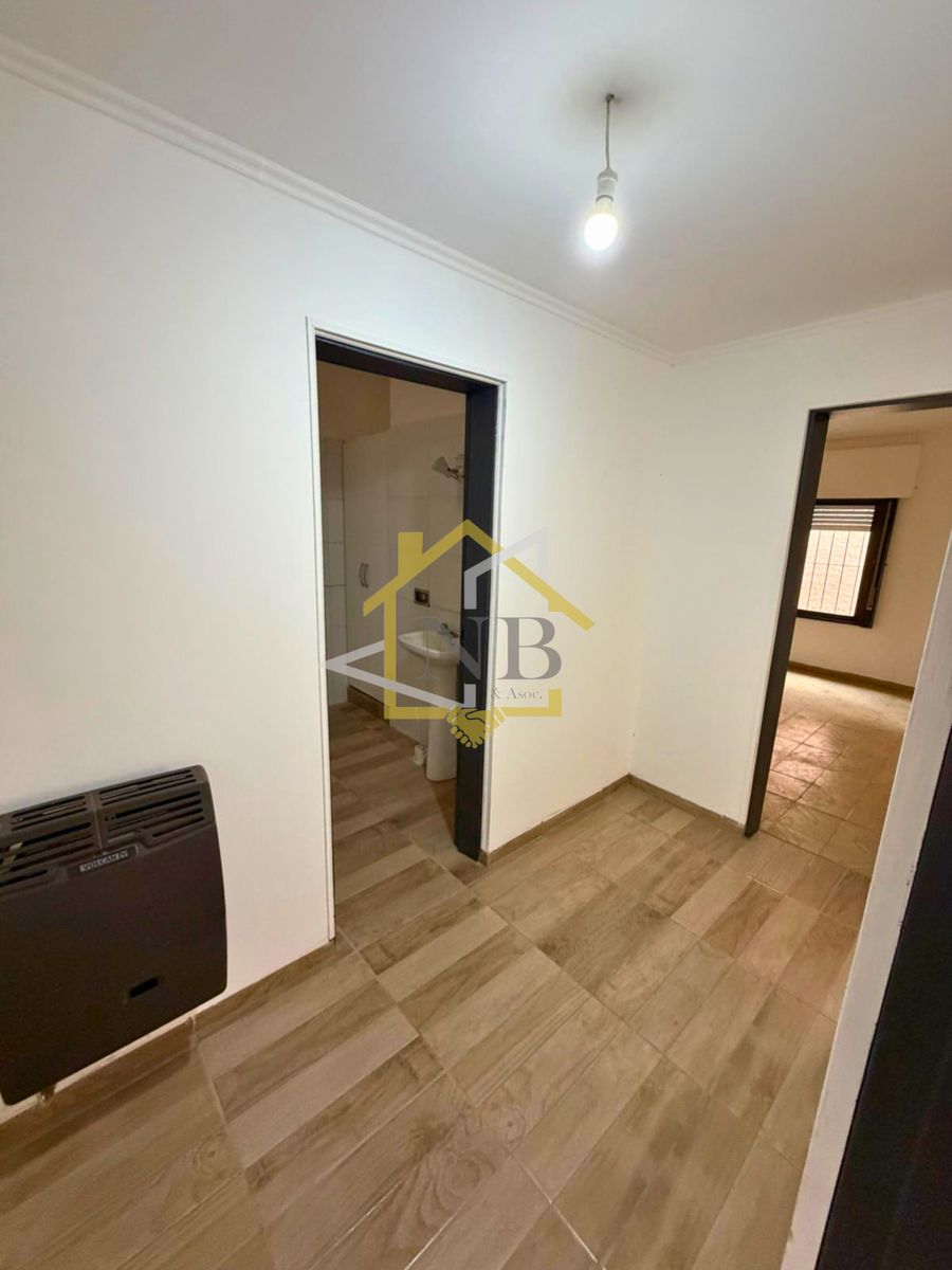 CASA DE 3 DORMITORIOS EN ALQUILER EN CALLE GENERAL BUSTOS 700 - 3