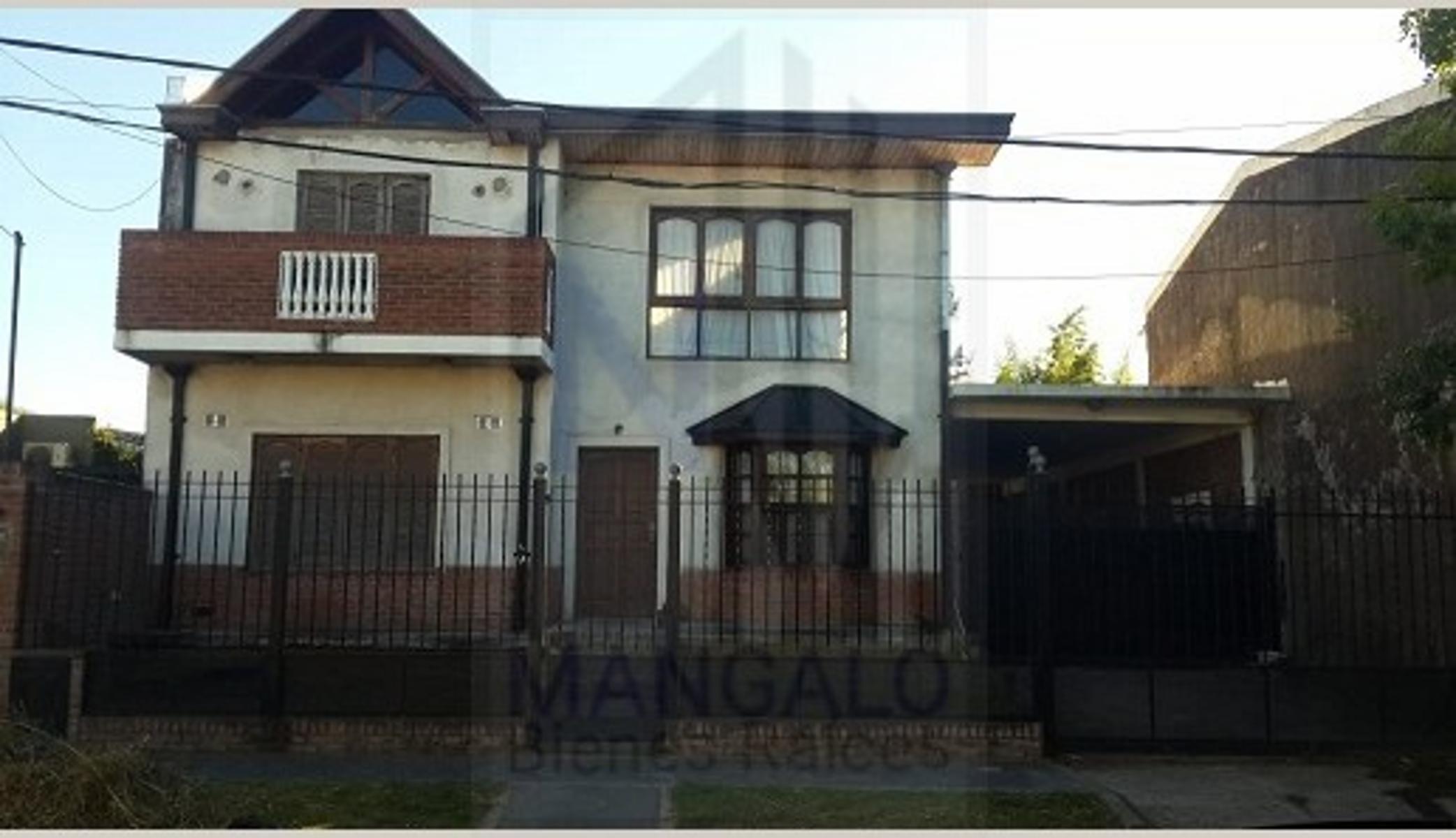 CHALET 5 AMBIENTES GARAGE PILETA PARRILA QUILMES