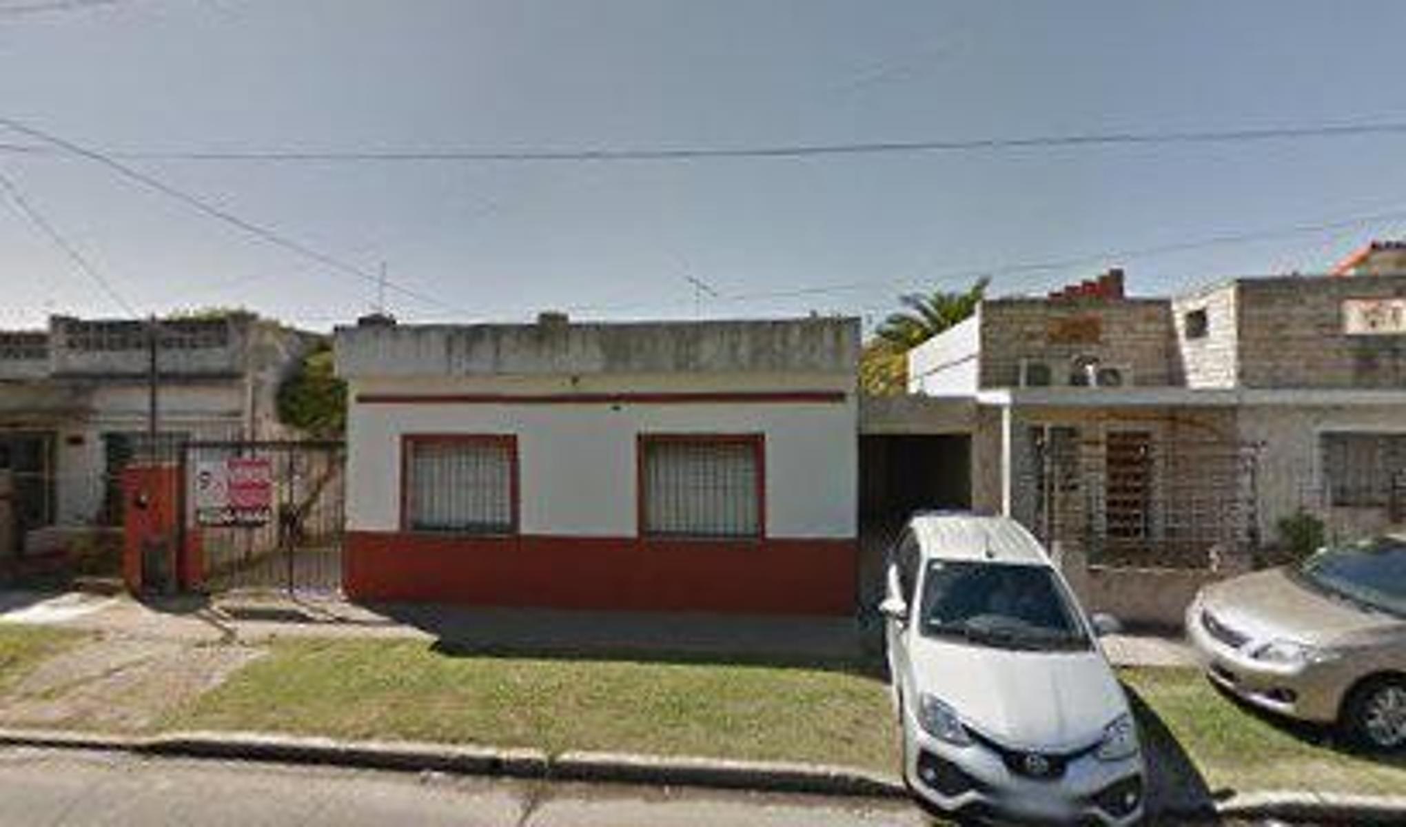 CASA EN QUILMES 4 AMBIENTES CON TERRENO — foto 14