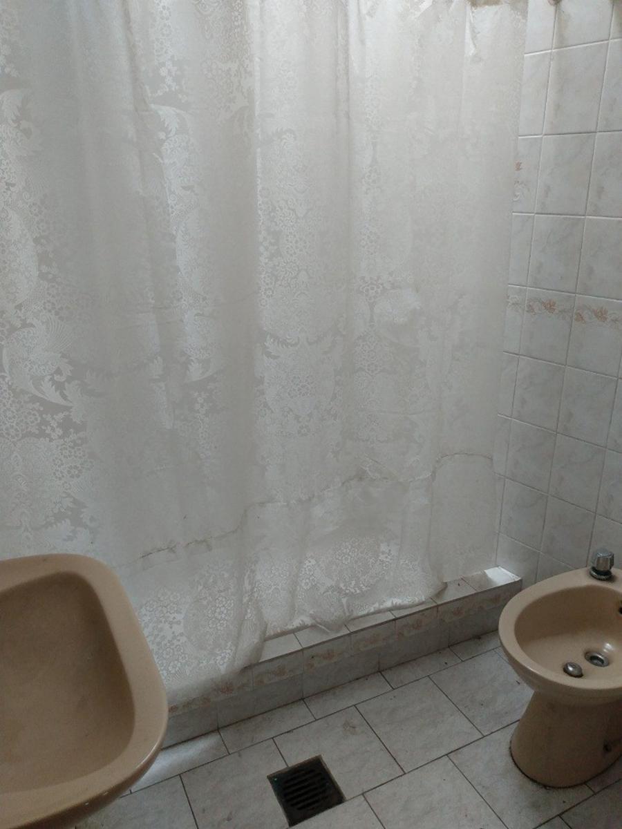 CASA 3 AMBIENTES CON ENTRADA PARA AUTO BERAZATEGUI — foto 6