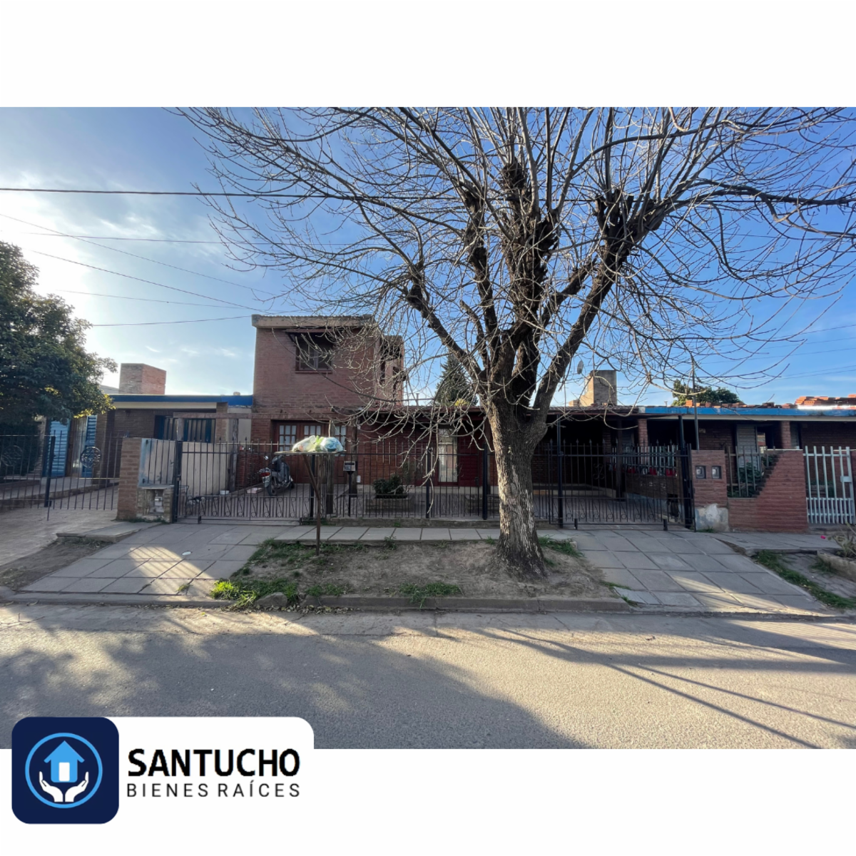 PROPIEDAD EN VENTA: CASA DE DOS PLANTAS — foto 3