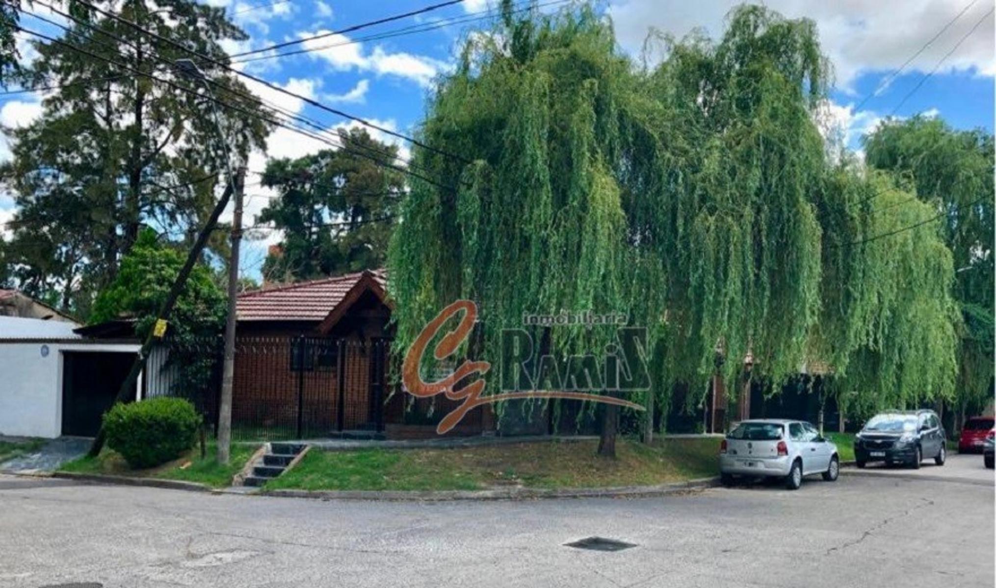 impecable chalet en venta esquina Virgen de la Guardia y Paisandu Ituzaingo Norte — foto 2
