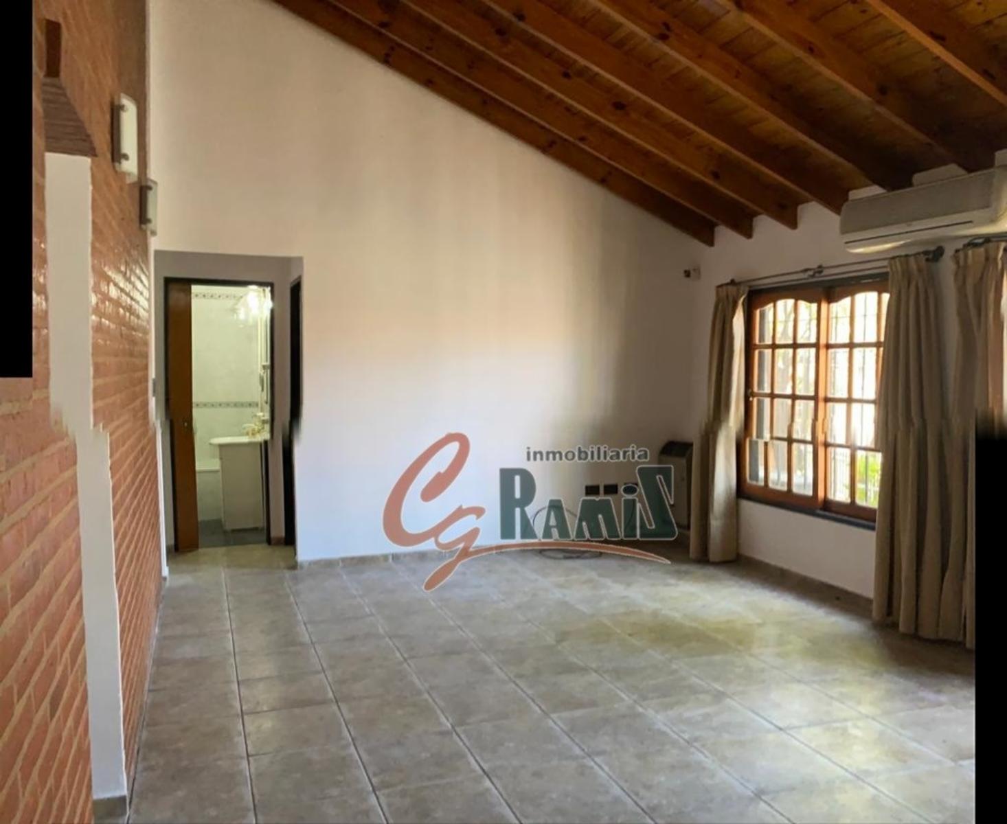 impecable chalet en venta esquina Virgen de la Guardia y Paisandu Ituzaingo Norte — foto 3