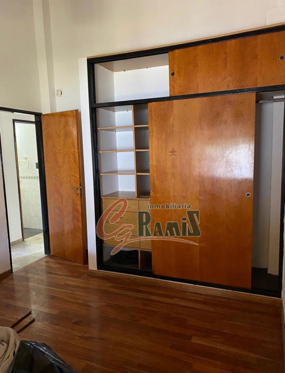 impecable chalet en venta esquina Virgen de la Guardia y Paisandu Ituzaingo Norte — foto 7