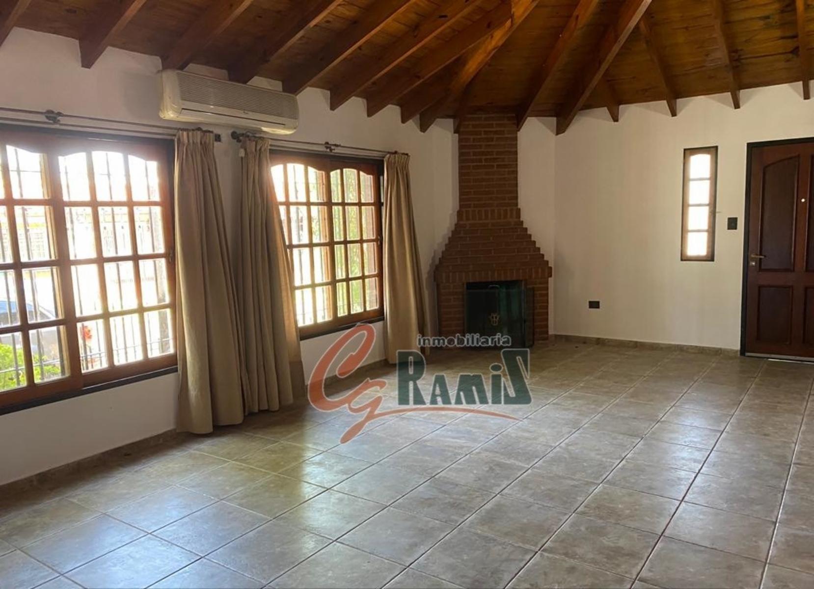 impecable chalet en venta esquina Virgen de la Guardia y Paisandu Ituzaingo Norte — foto 8